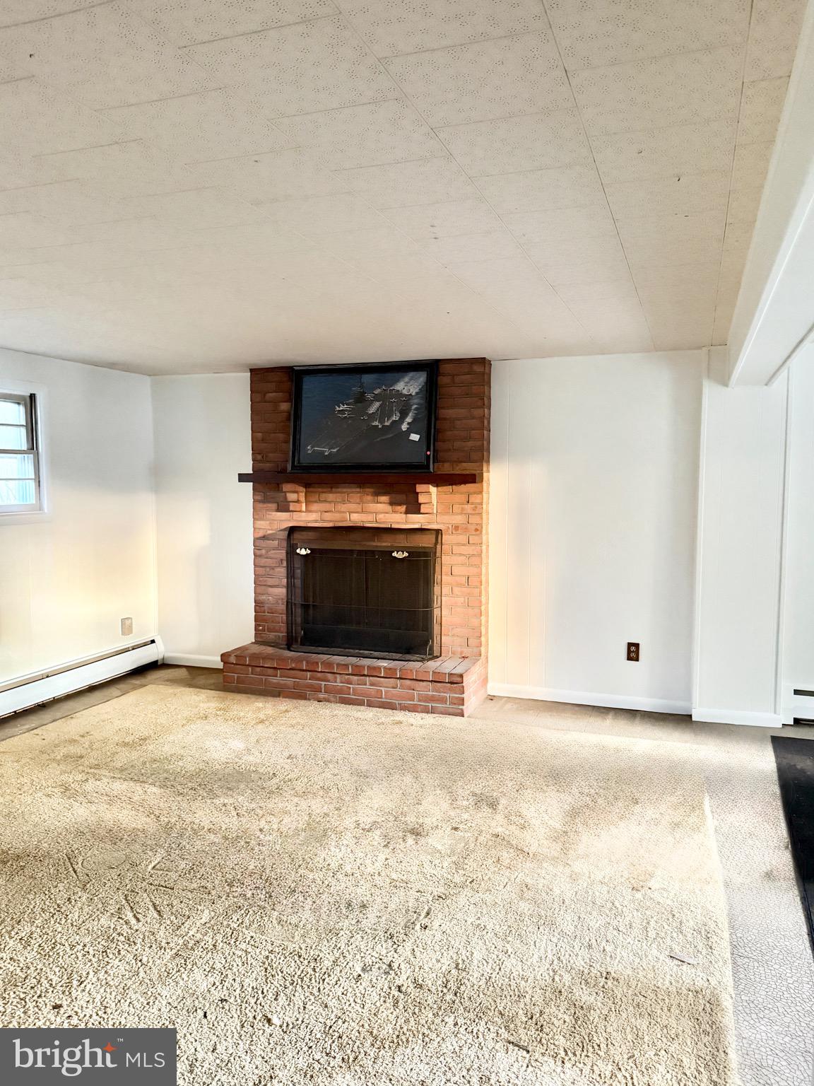 CRESTWOOD - Residential