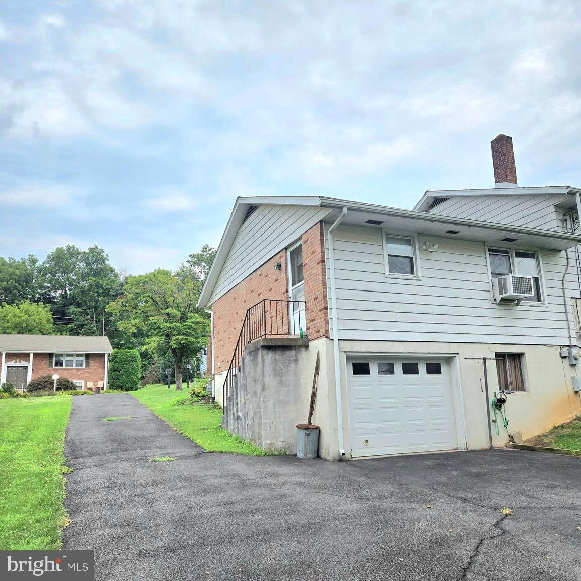 CRESTWOOD - Residential