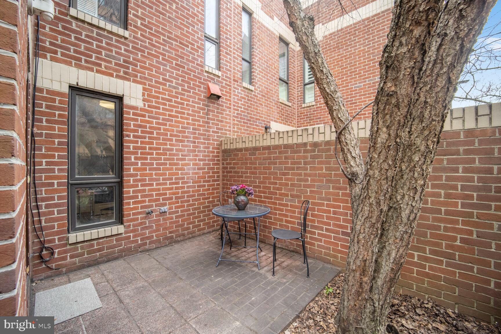 ONE BETHESDA CTR - Residential