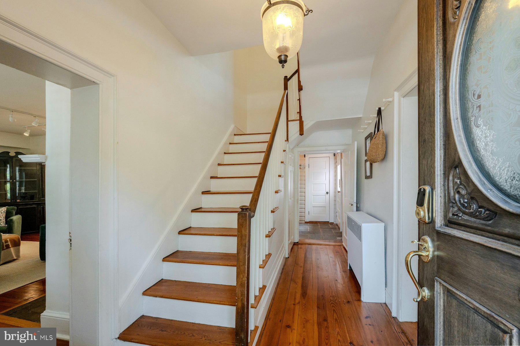 COLONIAL SQUARE - Residential