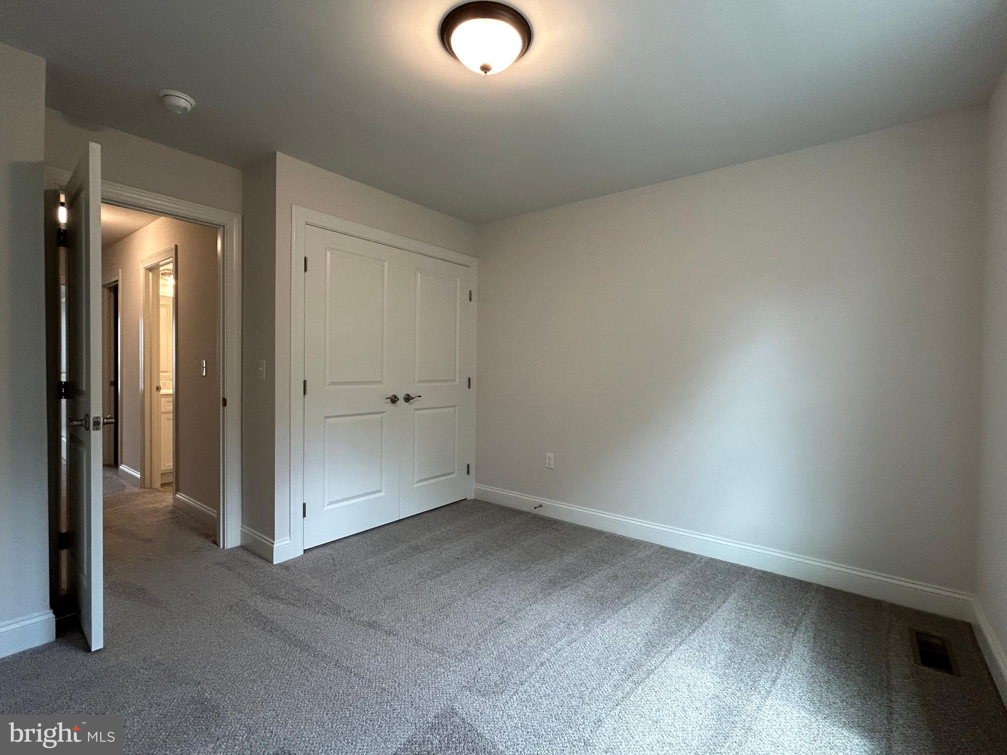 WOODLAND HILLS - Residential