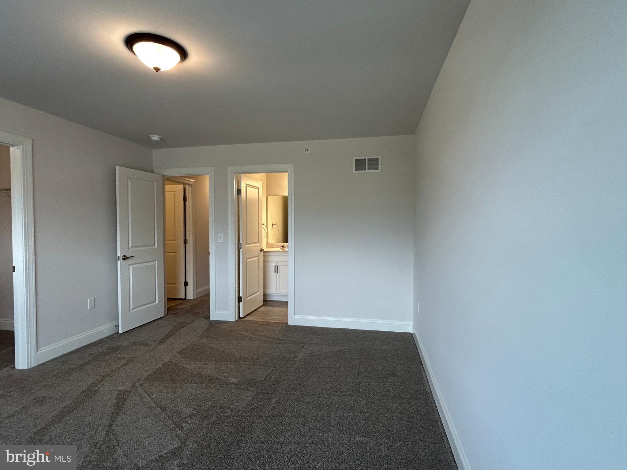 WOODLAND HILLS - Residential