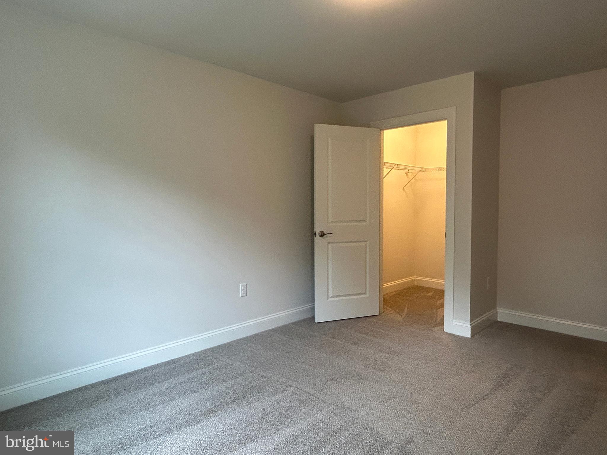 WOODLAND HILLS - Residential
