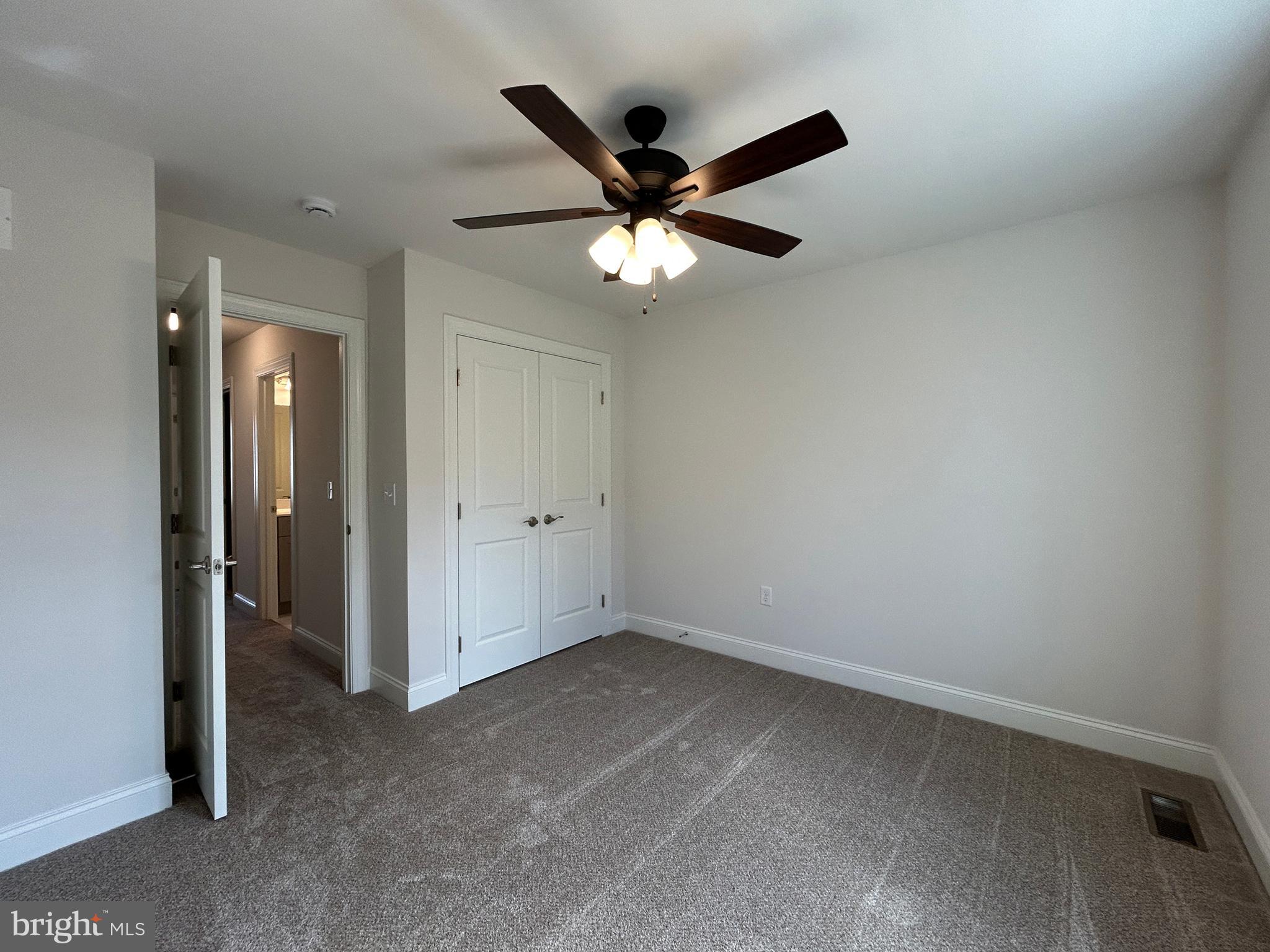 WOODLAND HILLS - Residential