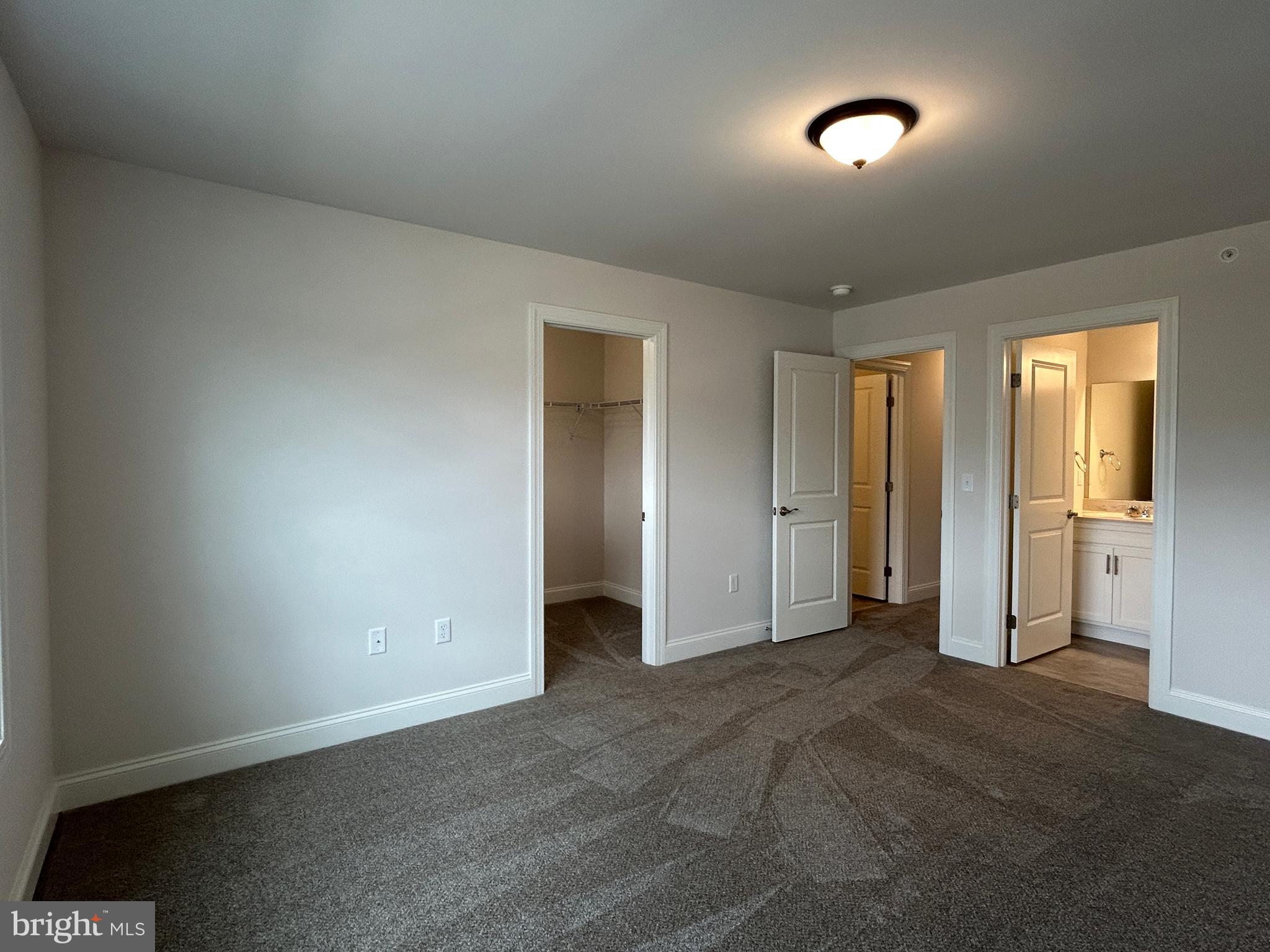 WOODLAND HILLS - Residential