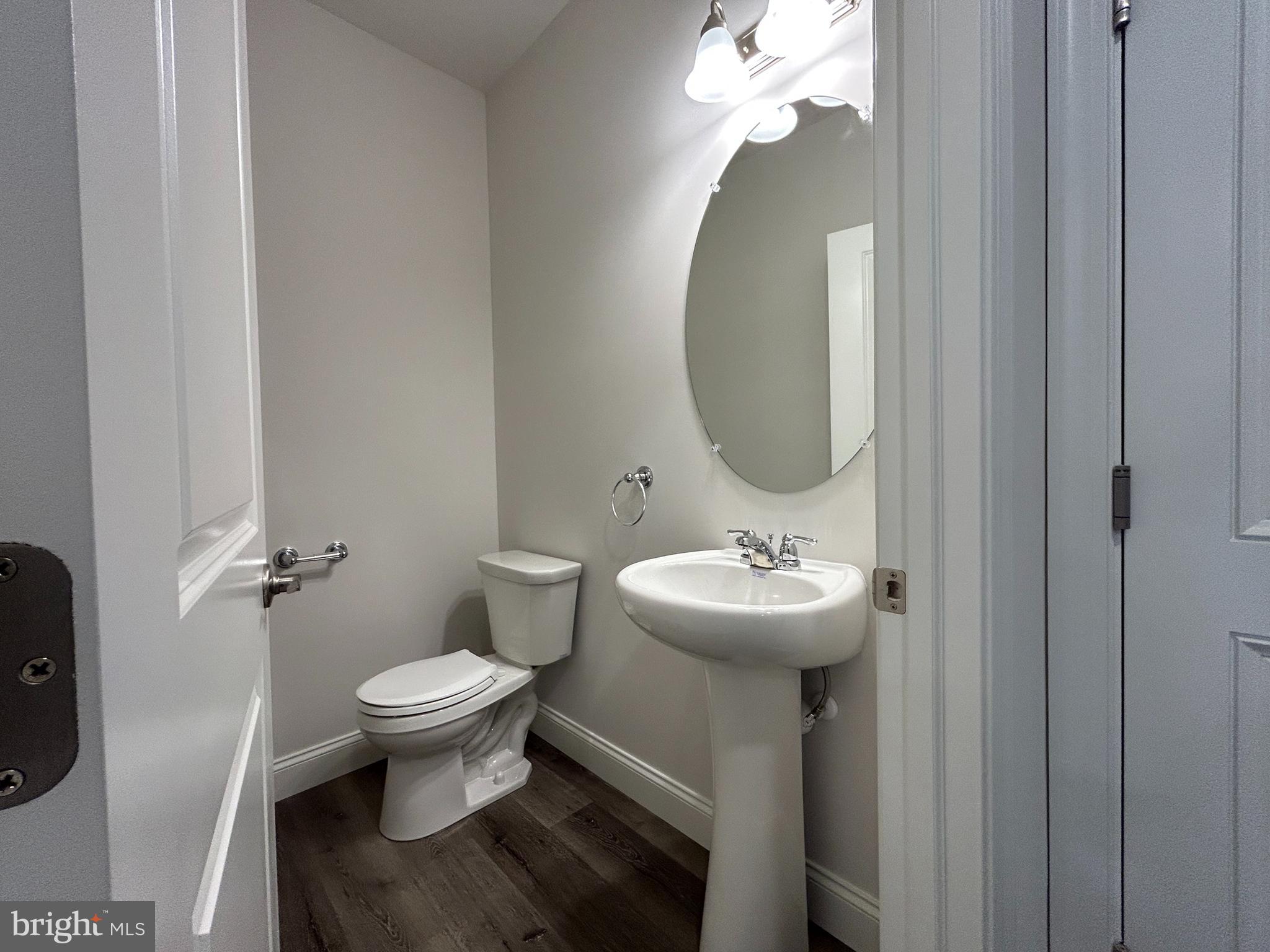 WOODLAND HILLS - Residential