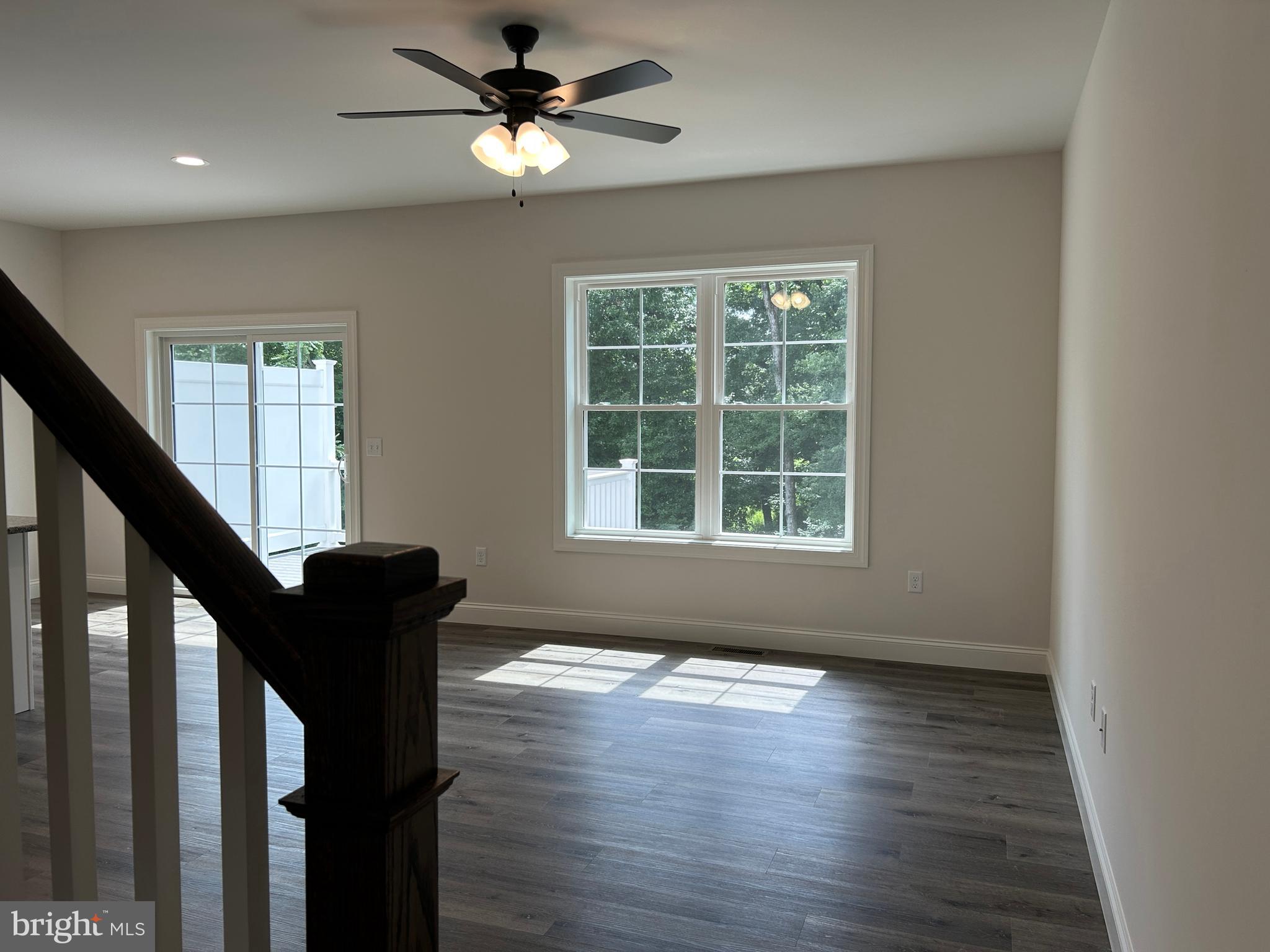 WOODLAND HILLS - Residential