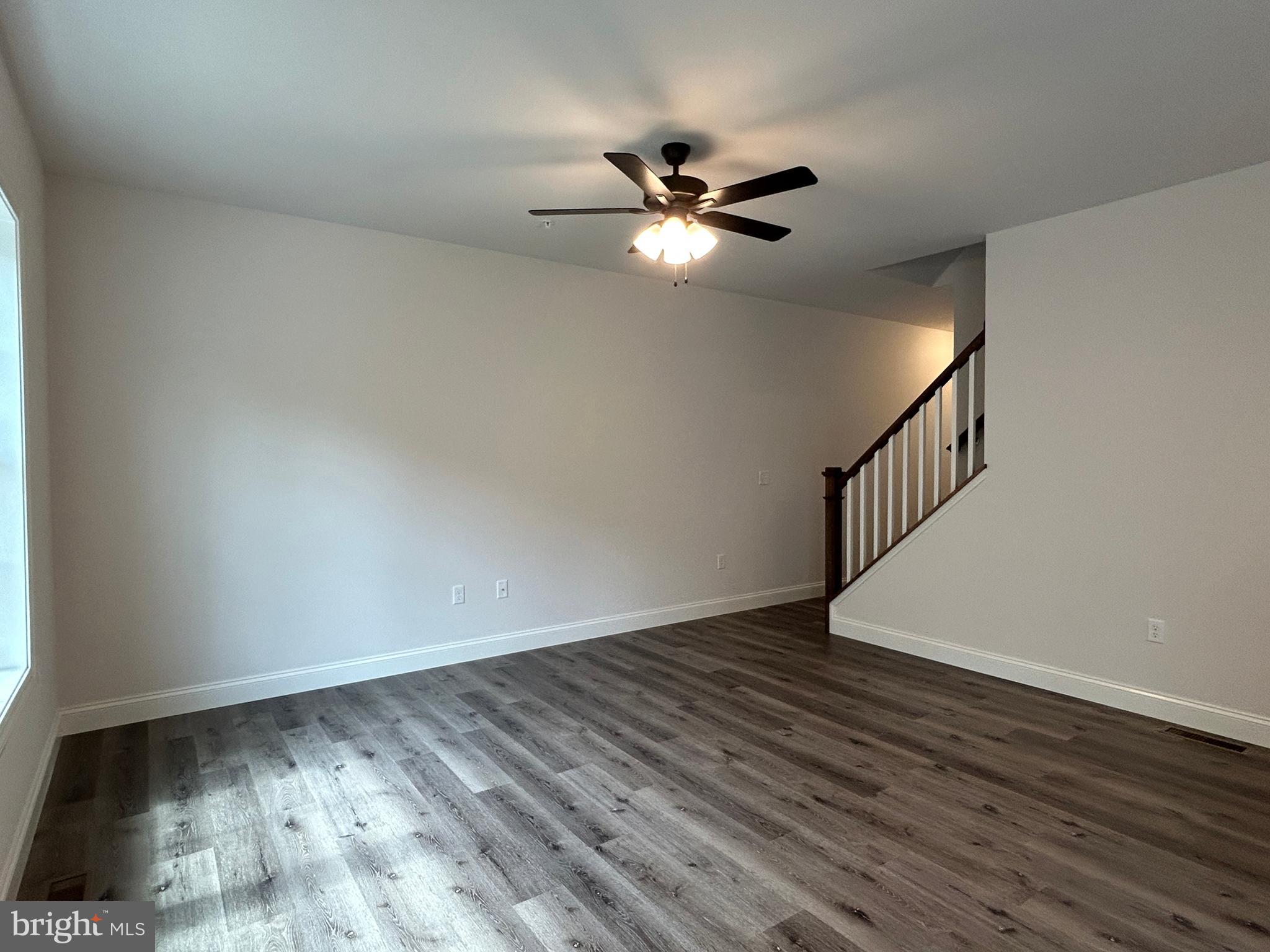 WOODLAND HILLS - Residential