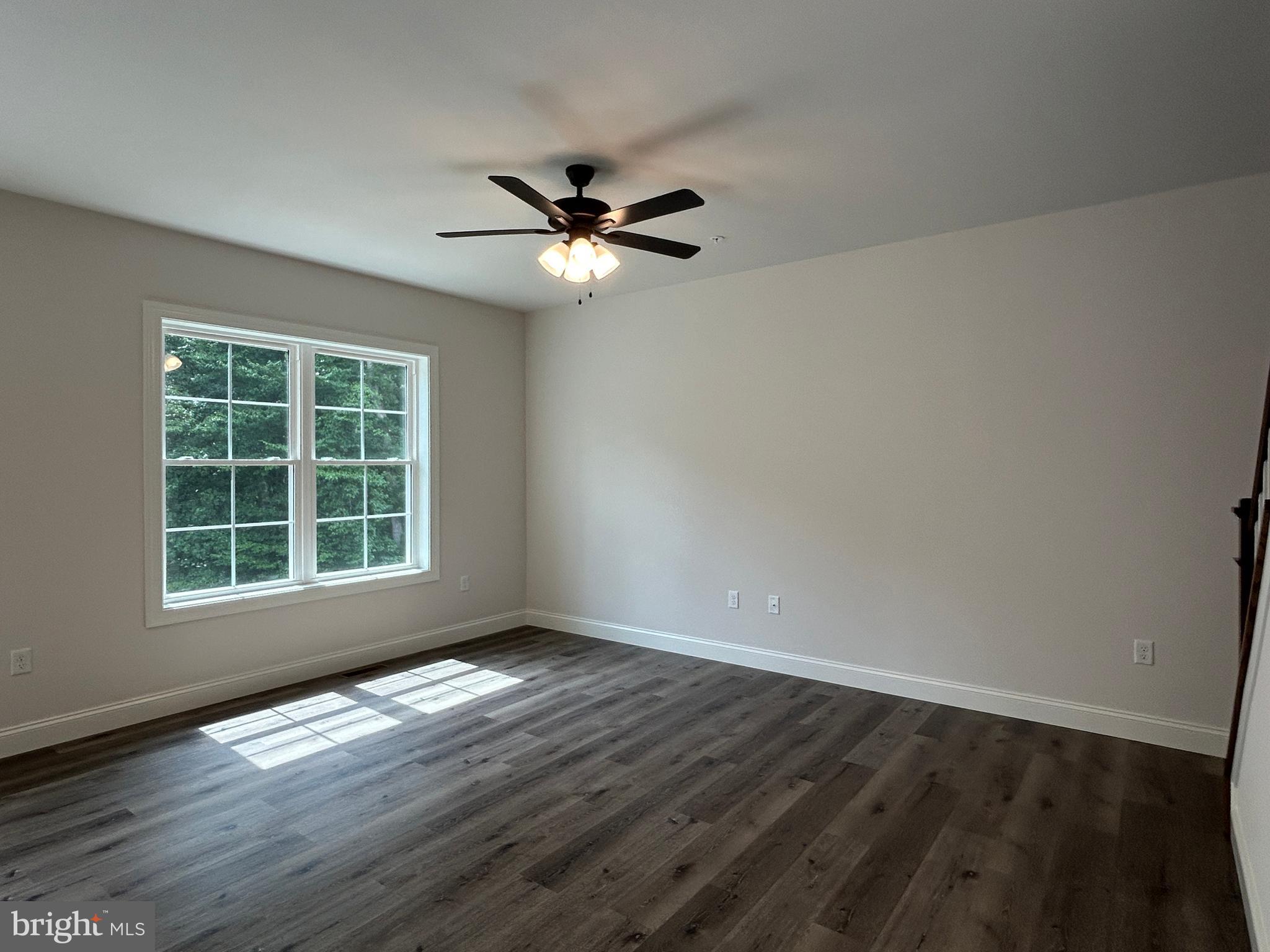 WOODLAND HILLS - Residential