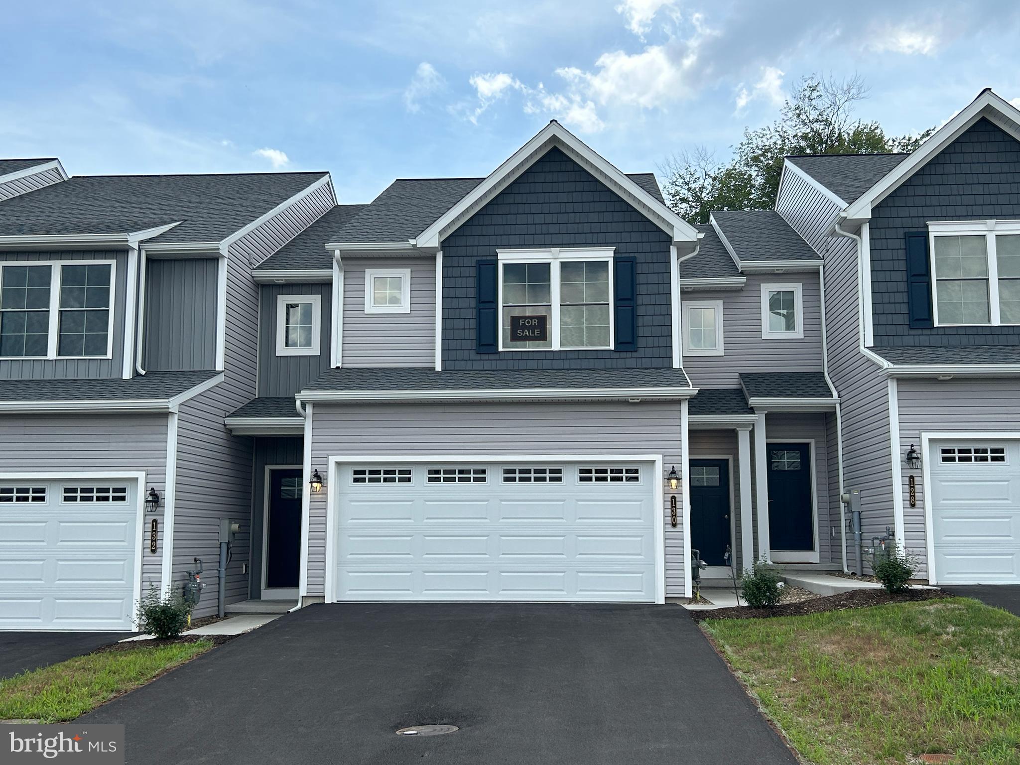 WOODLAND HILLS - Residential