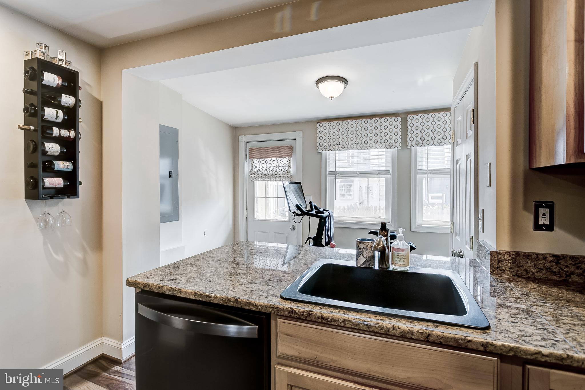 LOCUST POINT - Residential