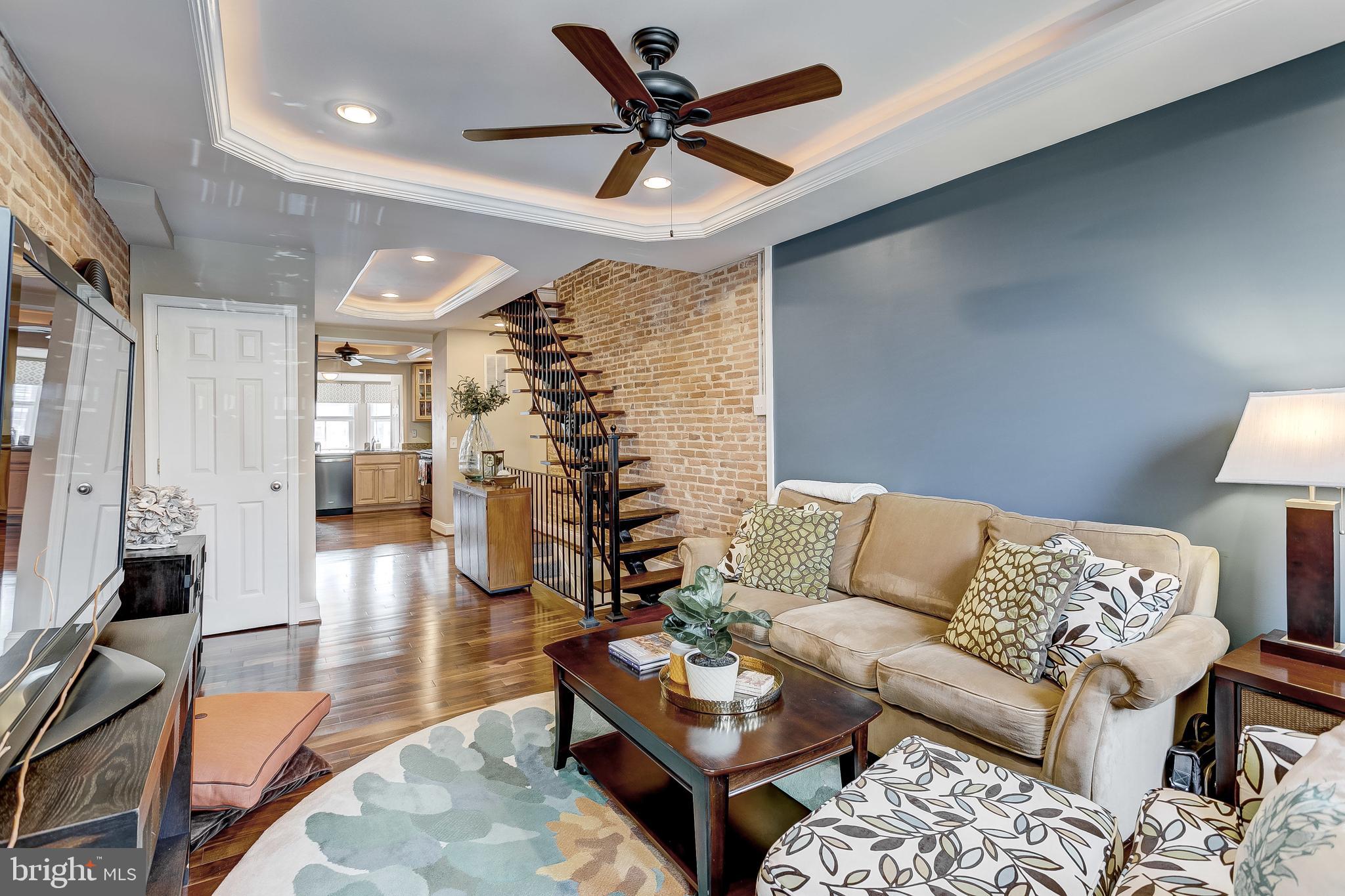 LOCUST POINT - Residential