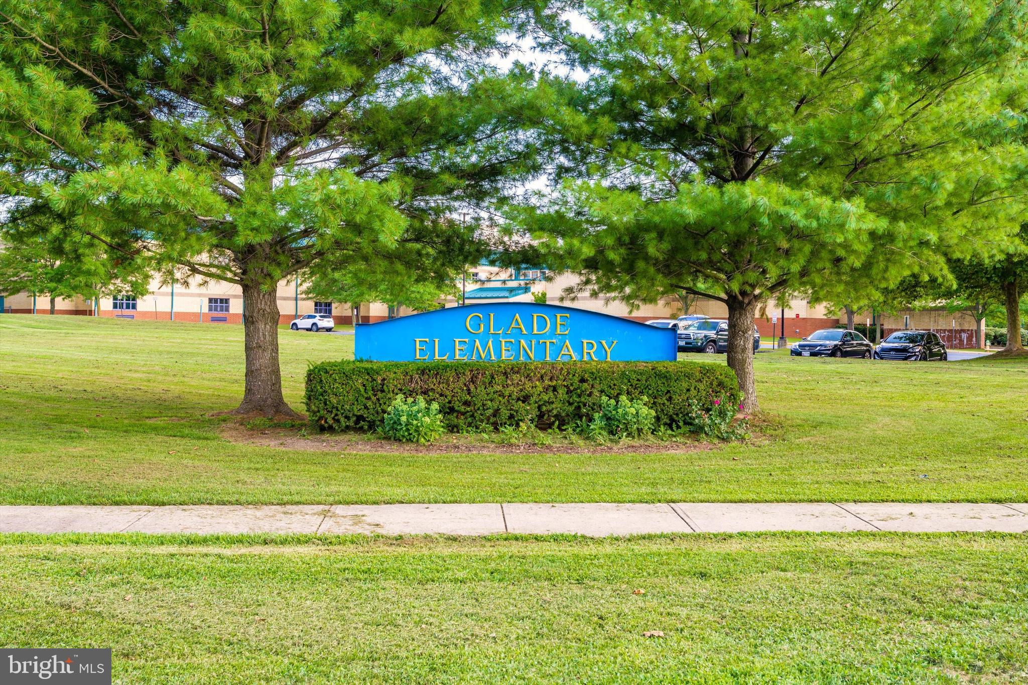 GLADE TOWN - Residential