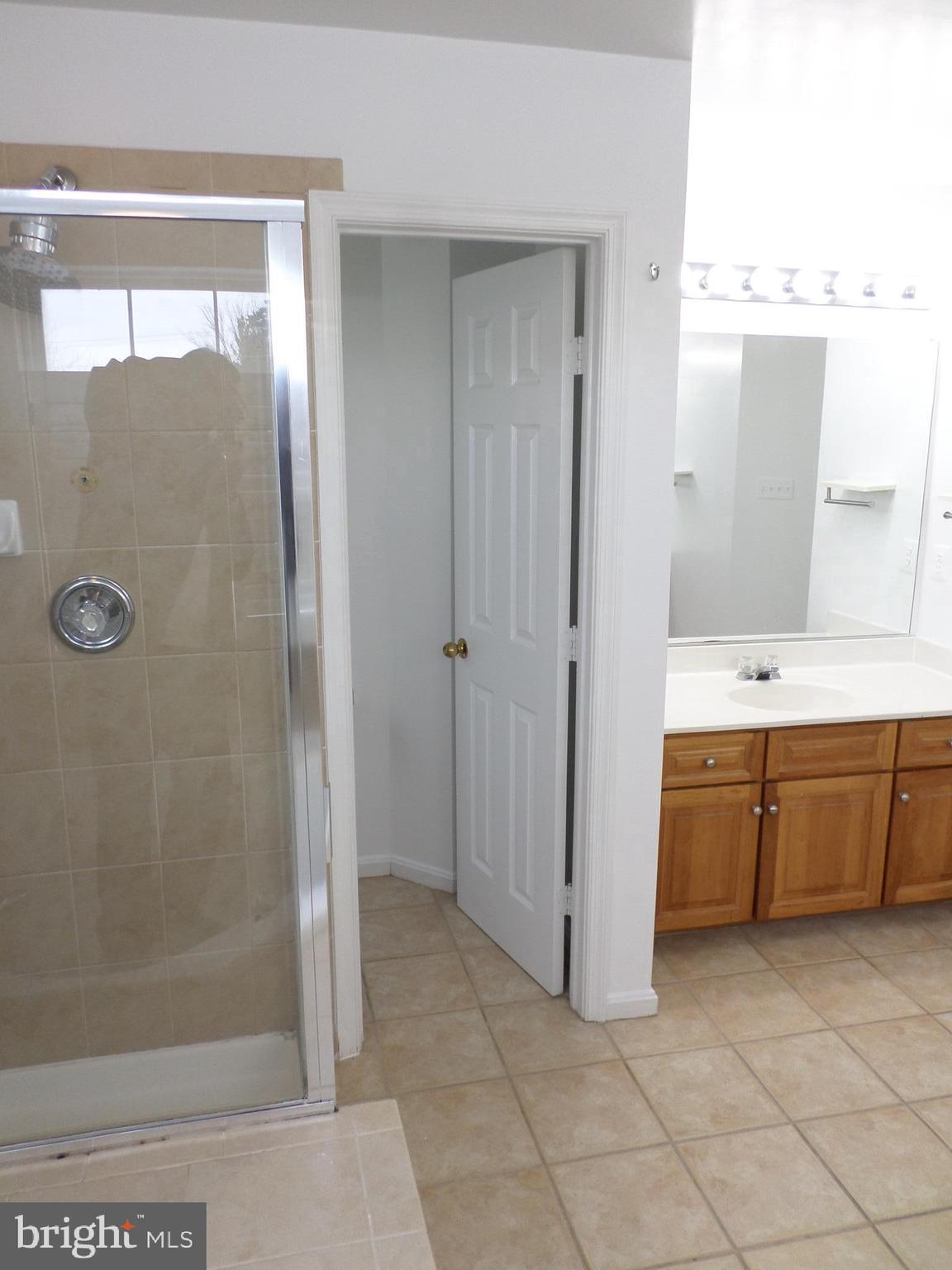GROVEWOOD - Residential Lease