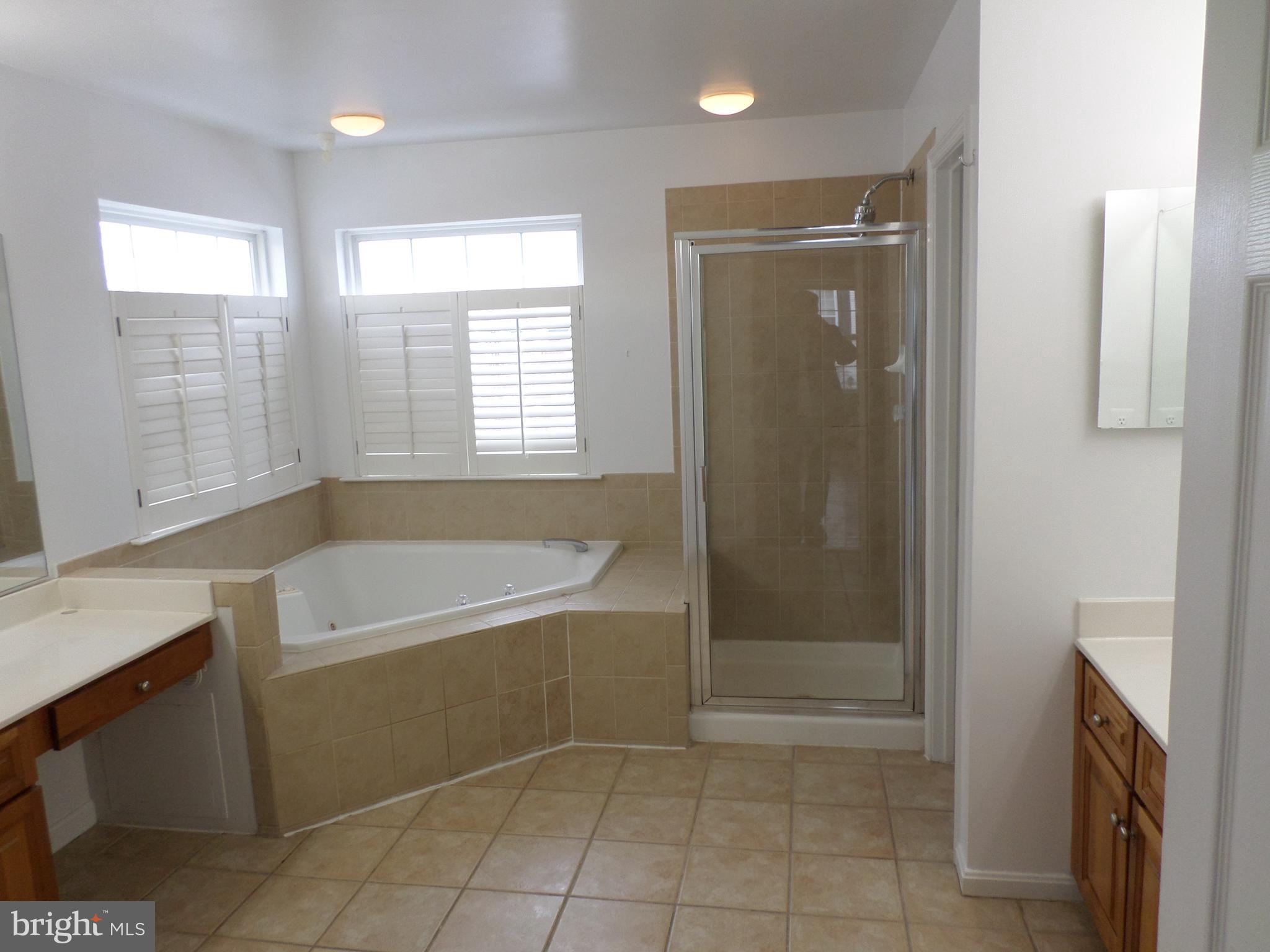 GROVEWOOD - Residential Lease