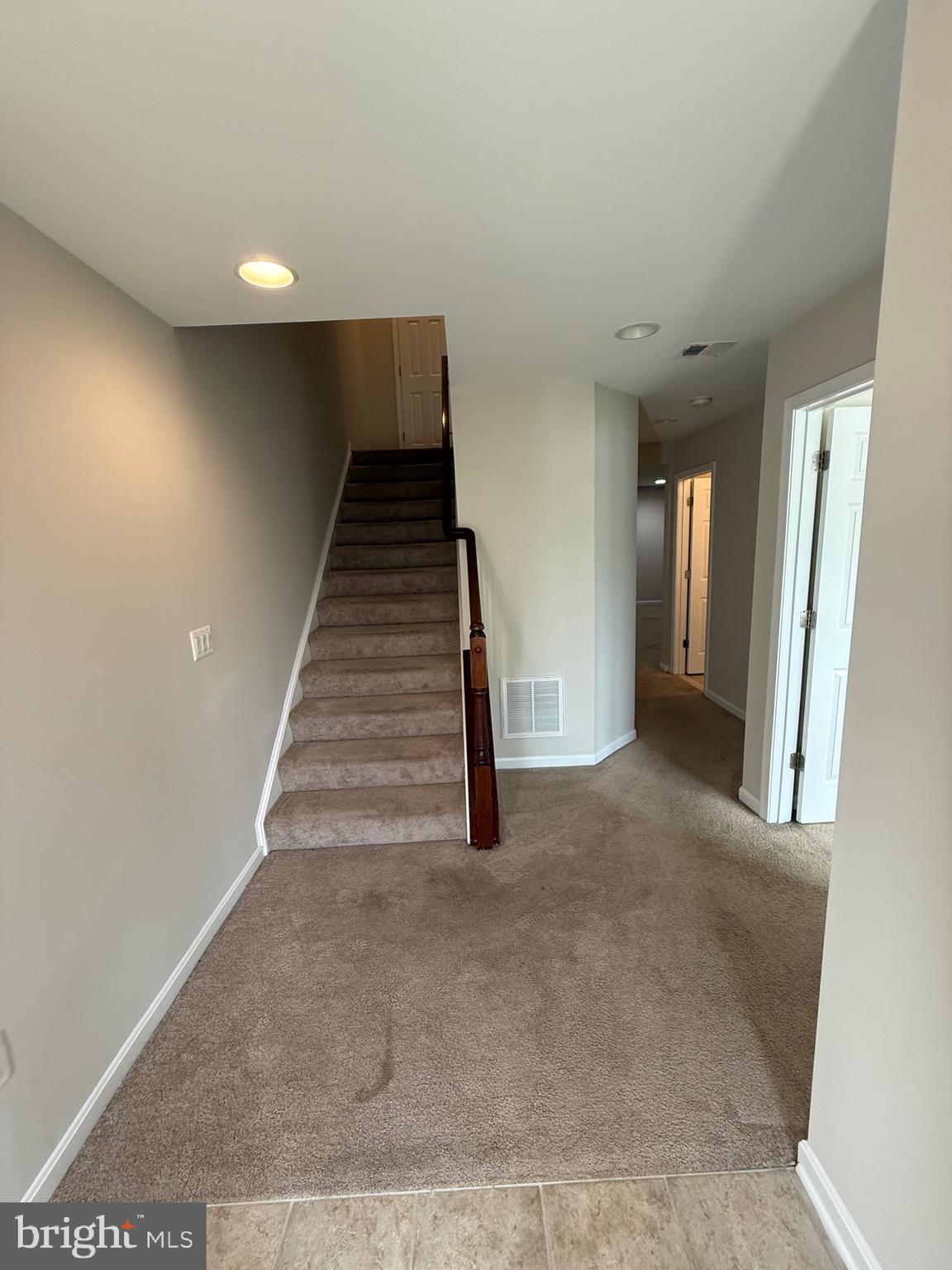 EASTGATE SQUARE - Residential
