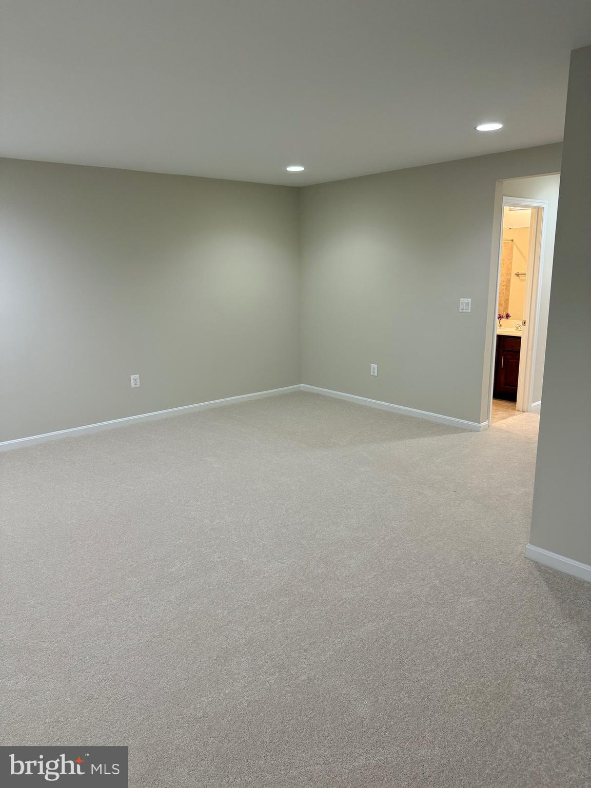 EASTGATE SQUARE - Residential