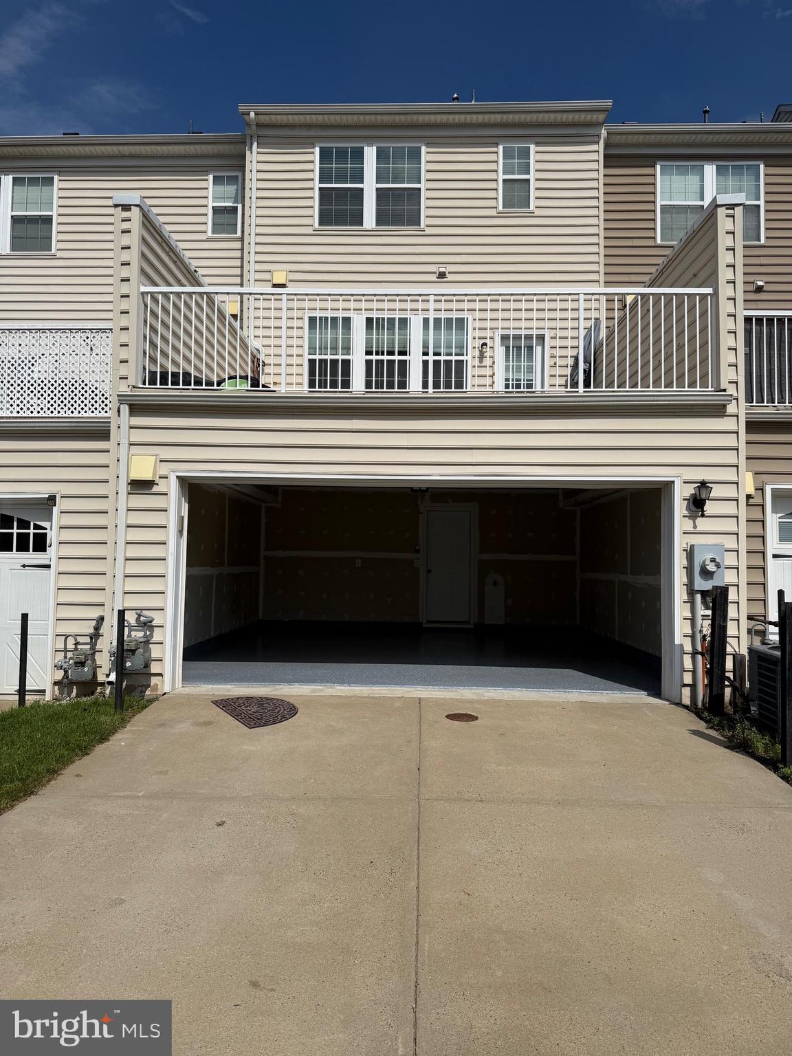 EASTGATE SQUARE - Residential