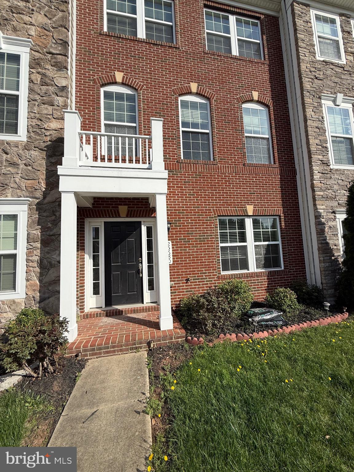 EASTGATE SQUARE - Residential