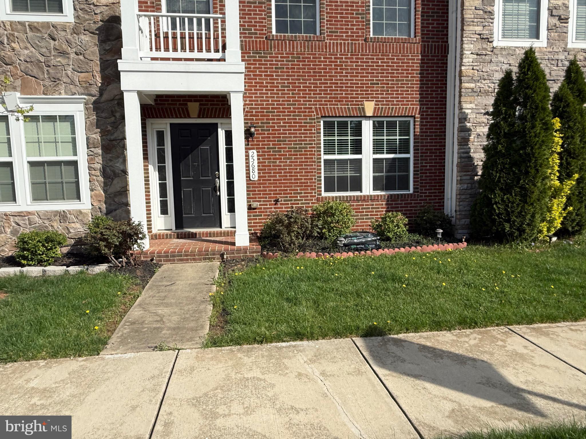 EASTGATE SQUARE - Residential
