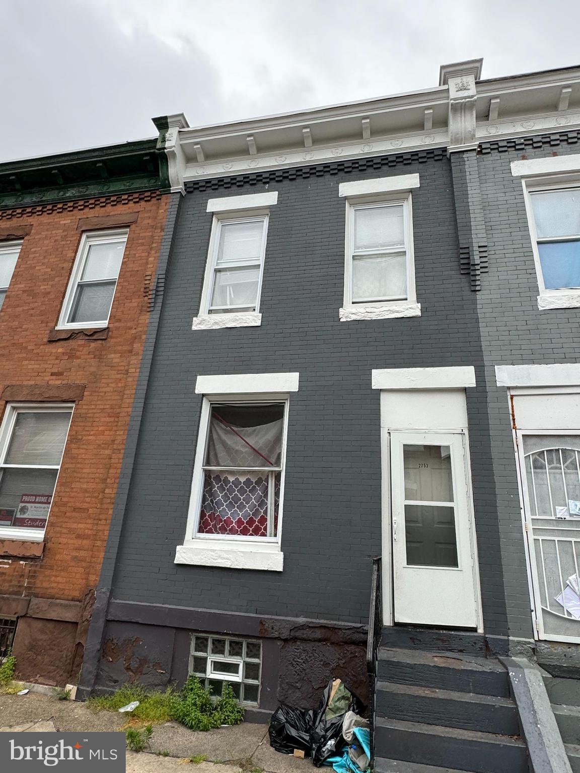 Welcome to 2753 N Bonsall St!
This property is perfect for investors looking to add to their portfolio or for buyers ready to make it their new home.