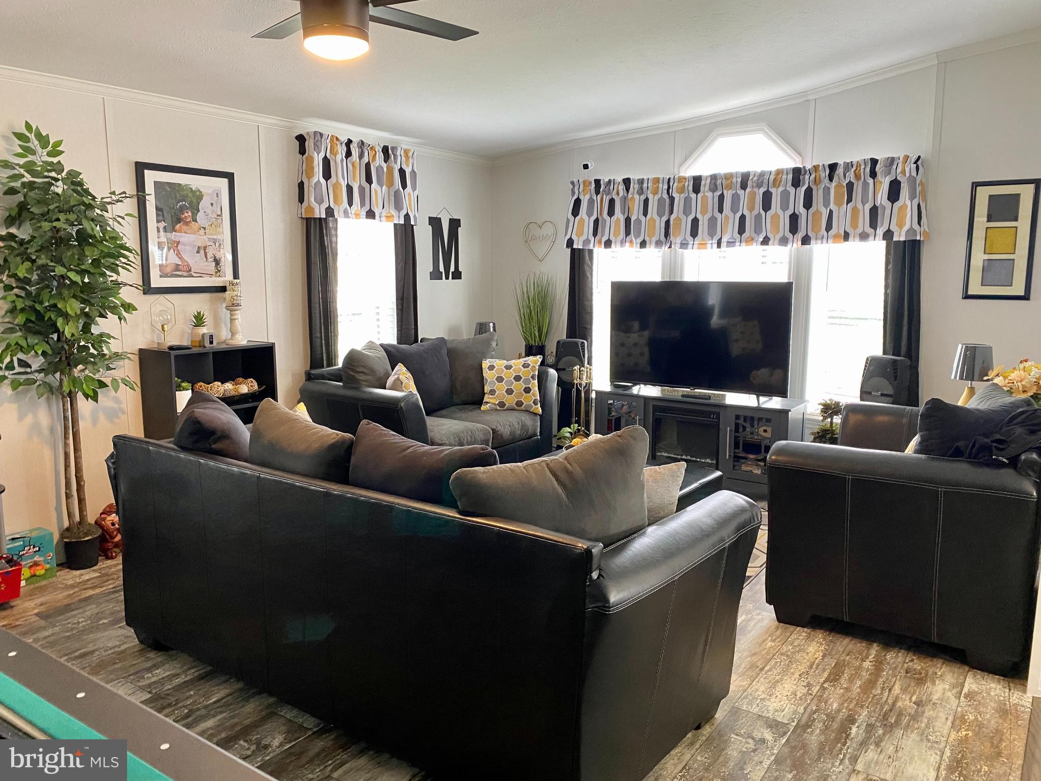 PLEASANT HILLS TR - Residential
