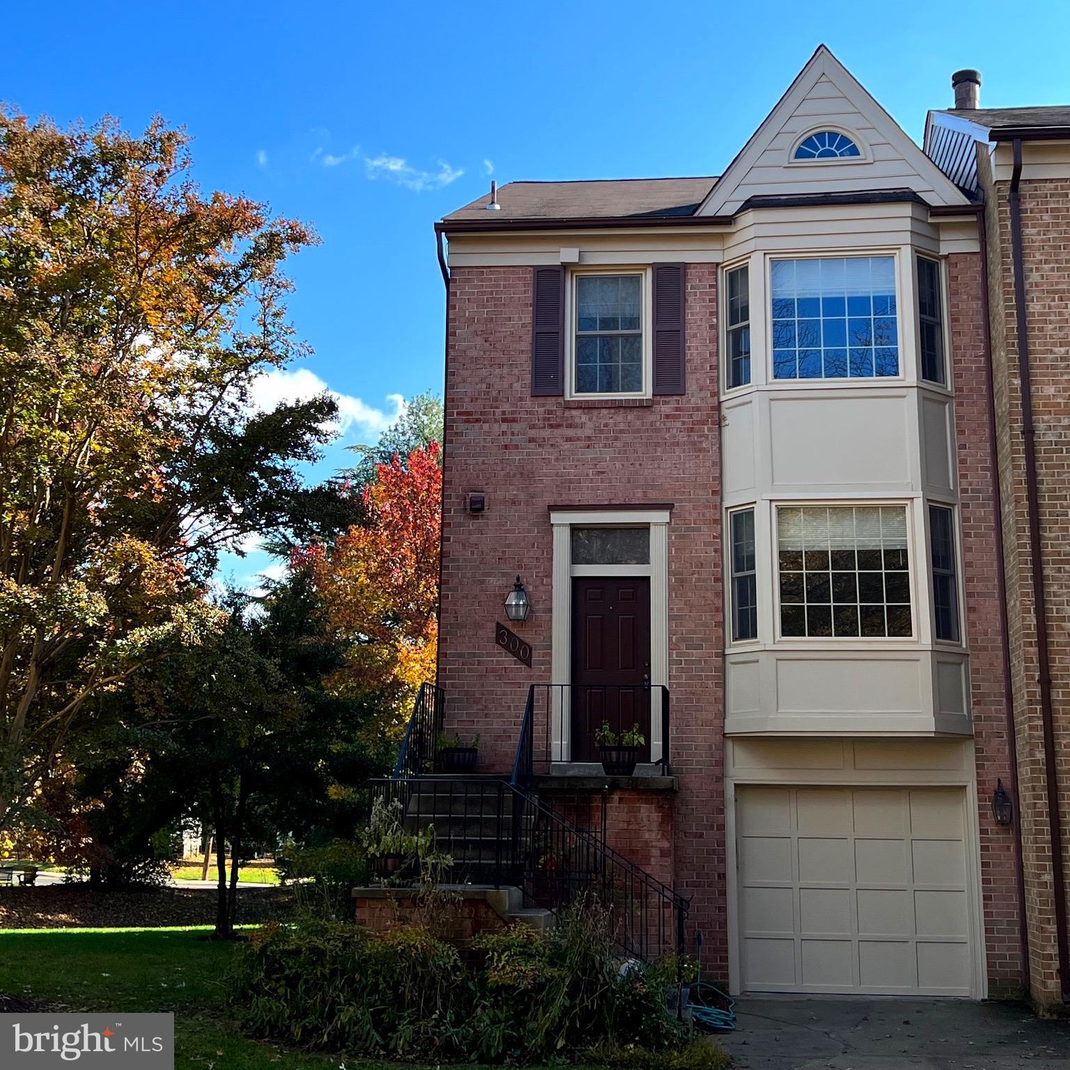 COURTHOUSE WALK - Residential Lease