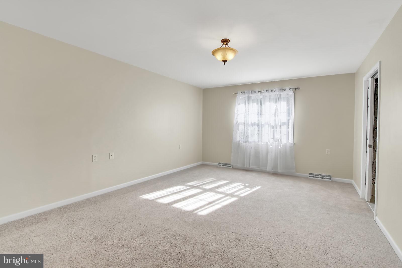 WINDSOR CROSSING - Residential