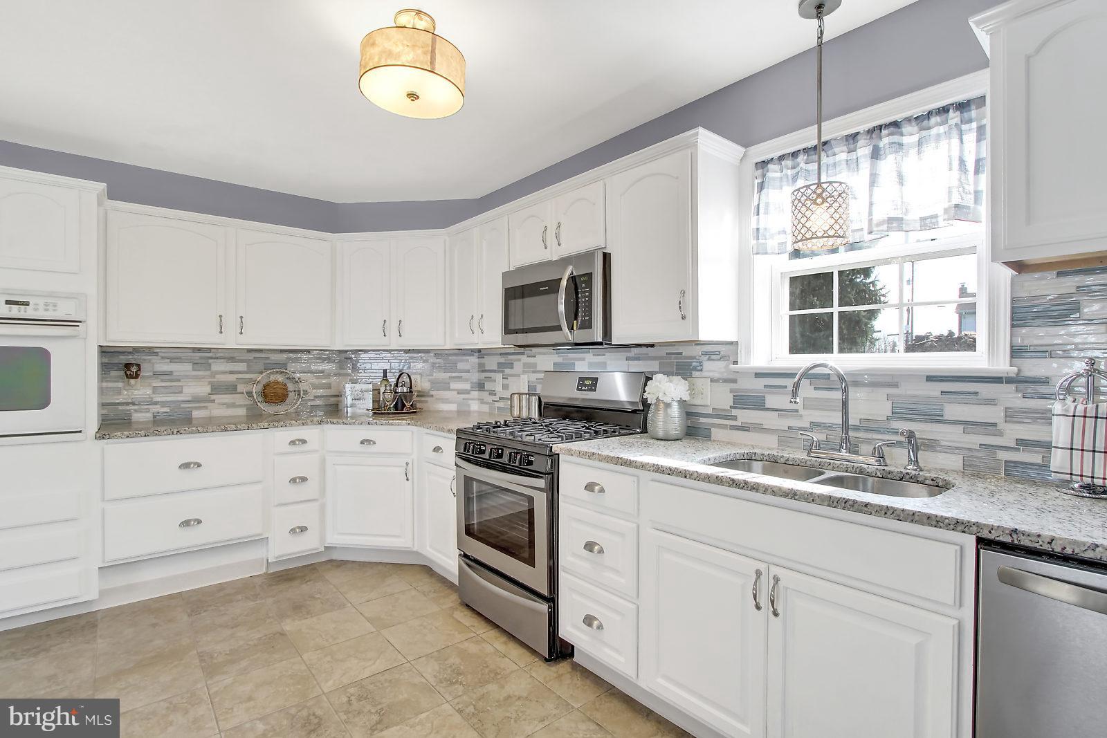 WINDSOR CROSSING - Residential