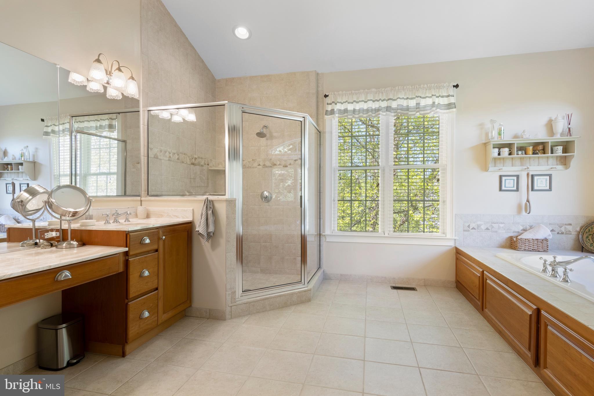CHERRY CREEK - Residential