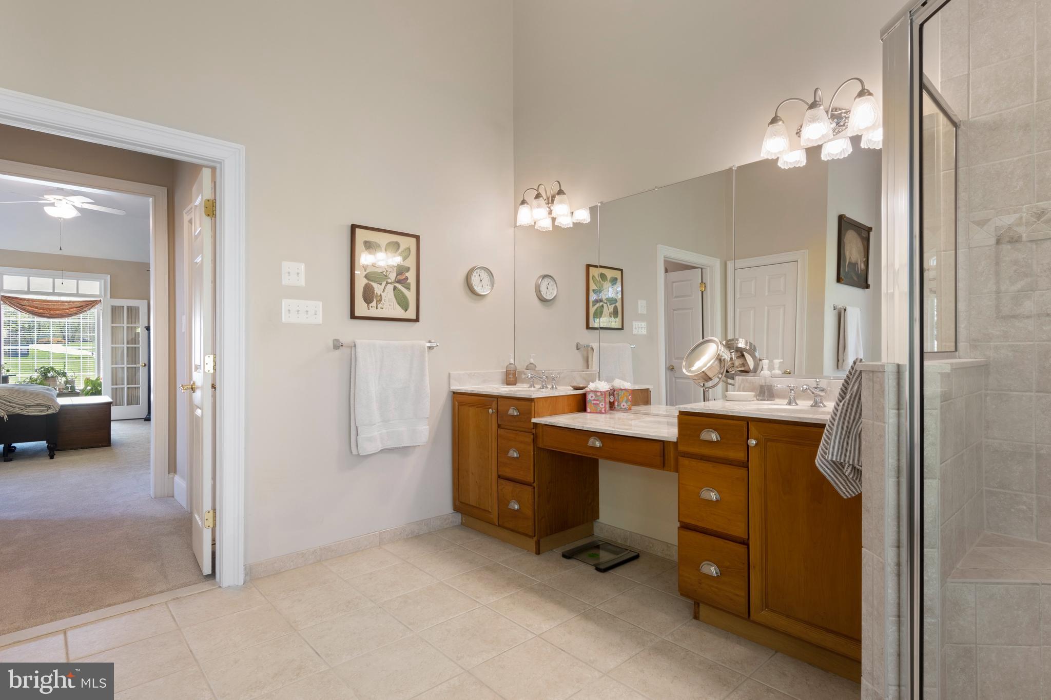 CHERRY CREEK - Residential