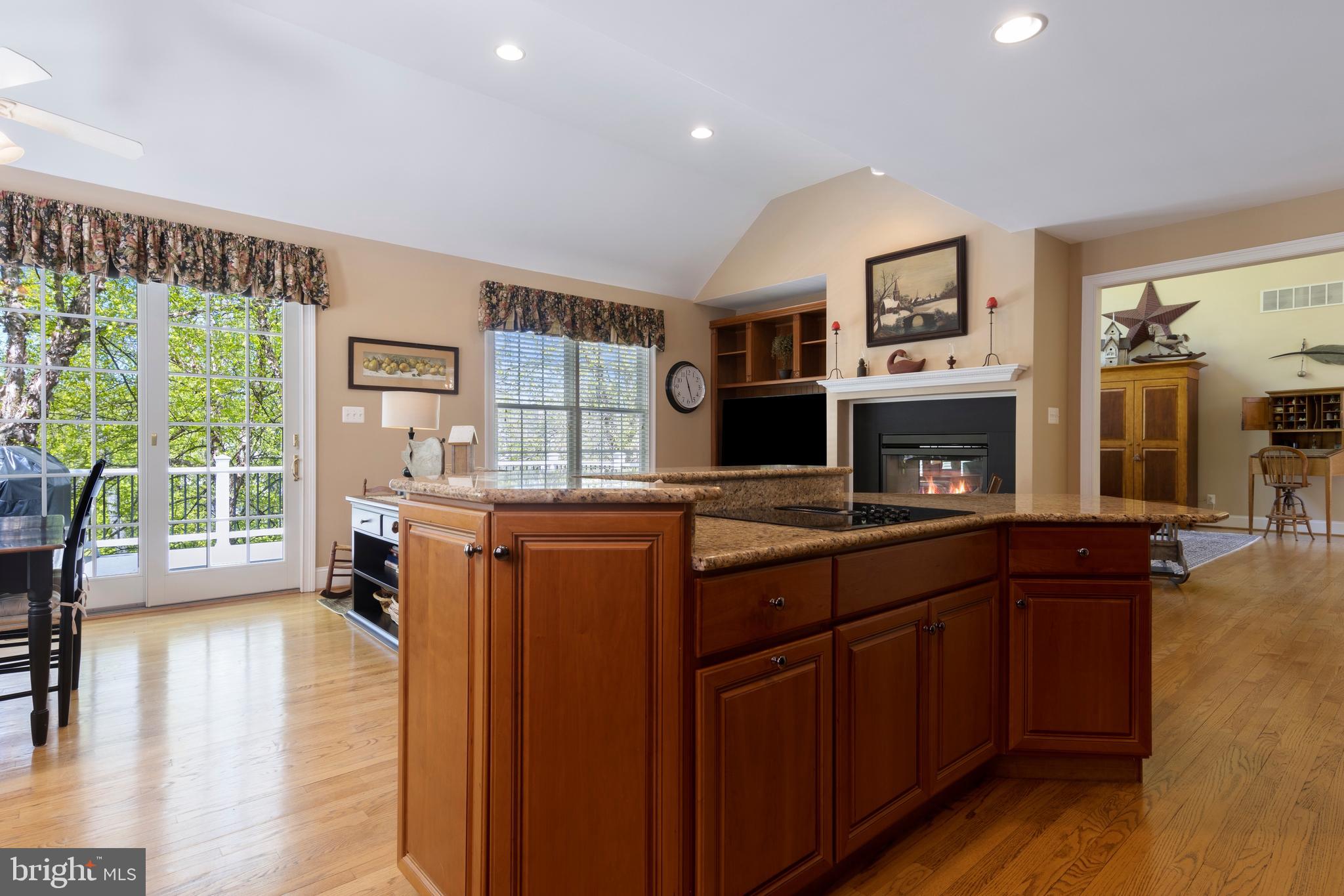 CHERRY CREEK - Residential