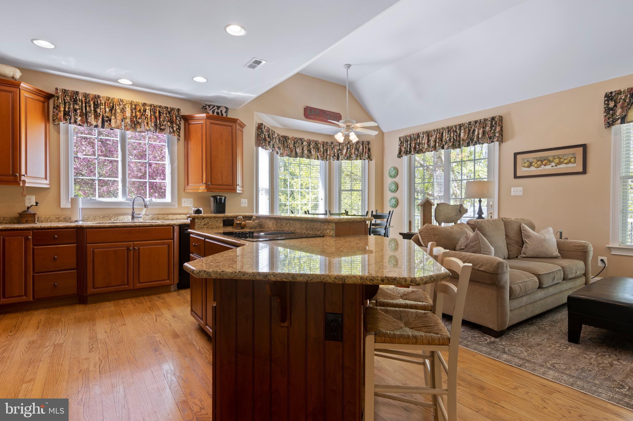 CHERRY CREEK - Residential