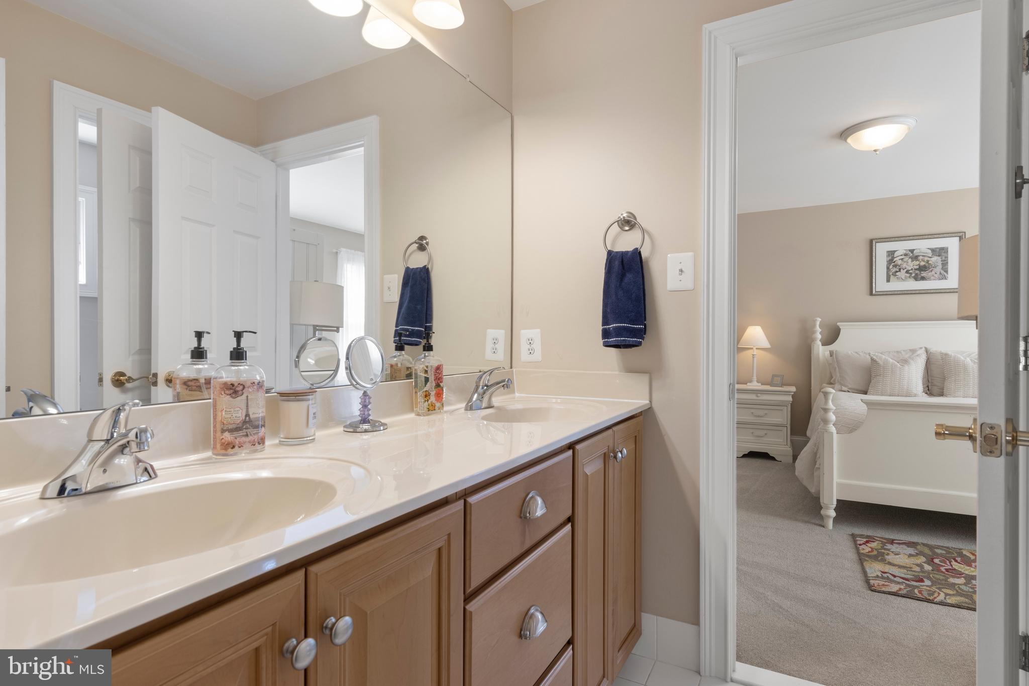 CHERRY CREEK - Residential