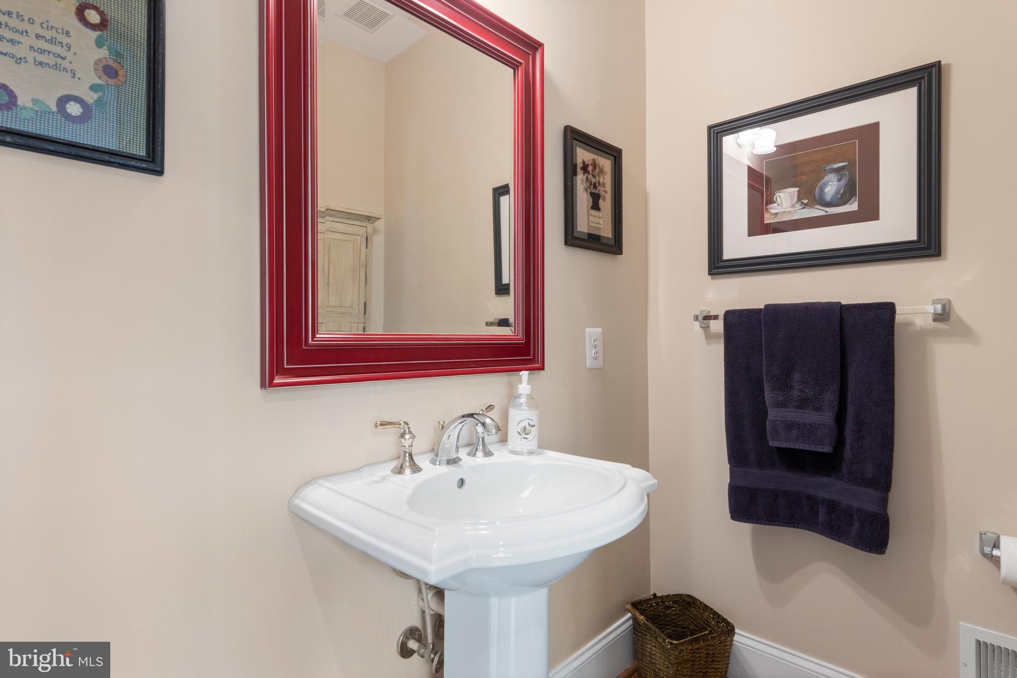 CHERRY CREEK - Residential