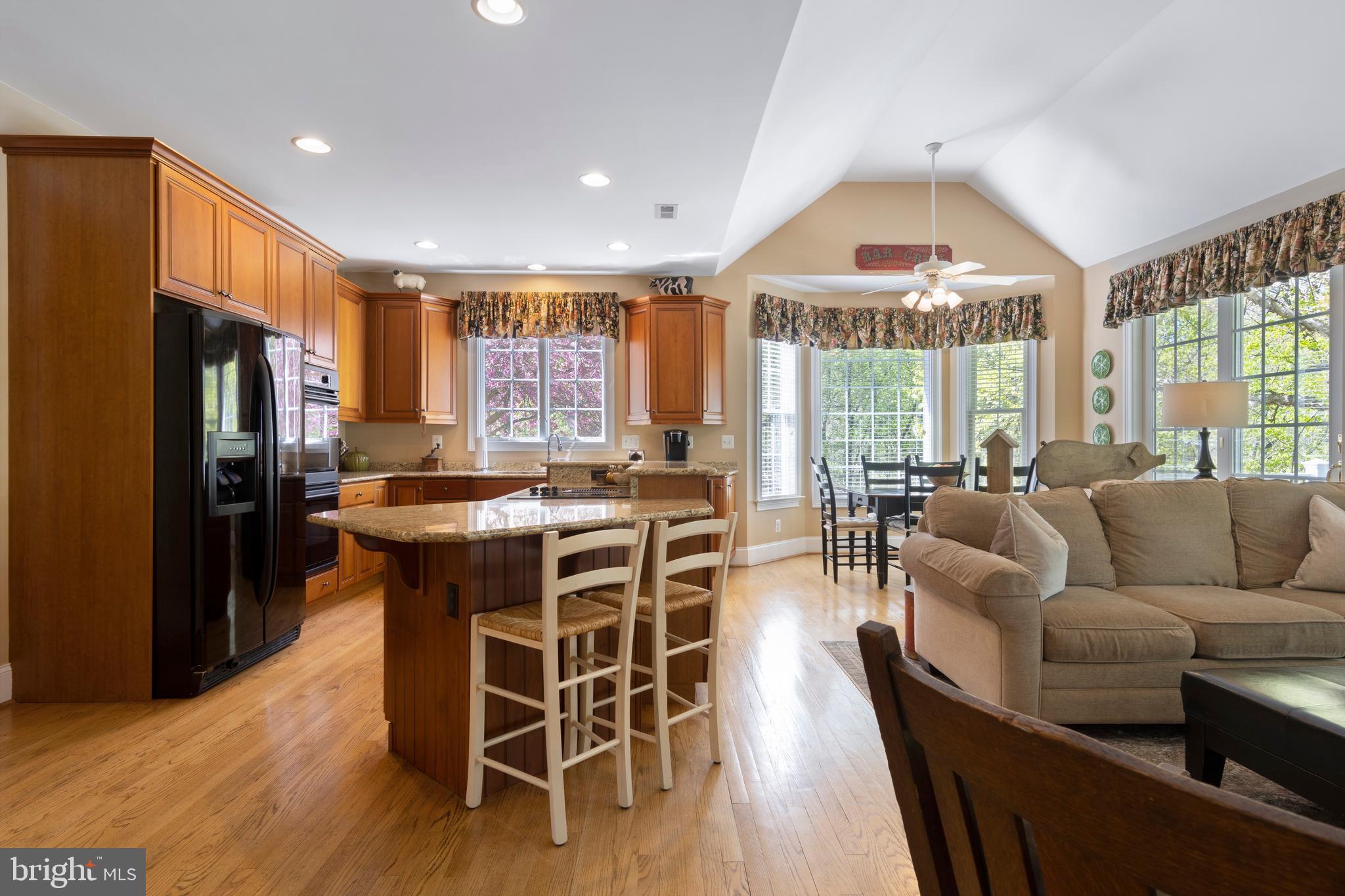 CHERRY CREEK - Residential