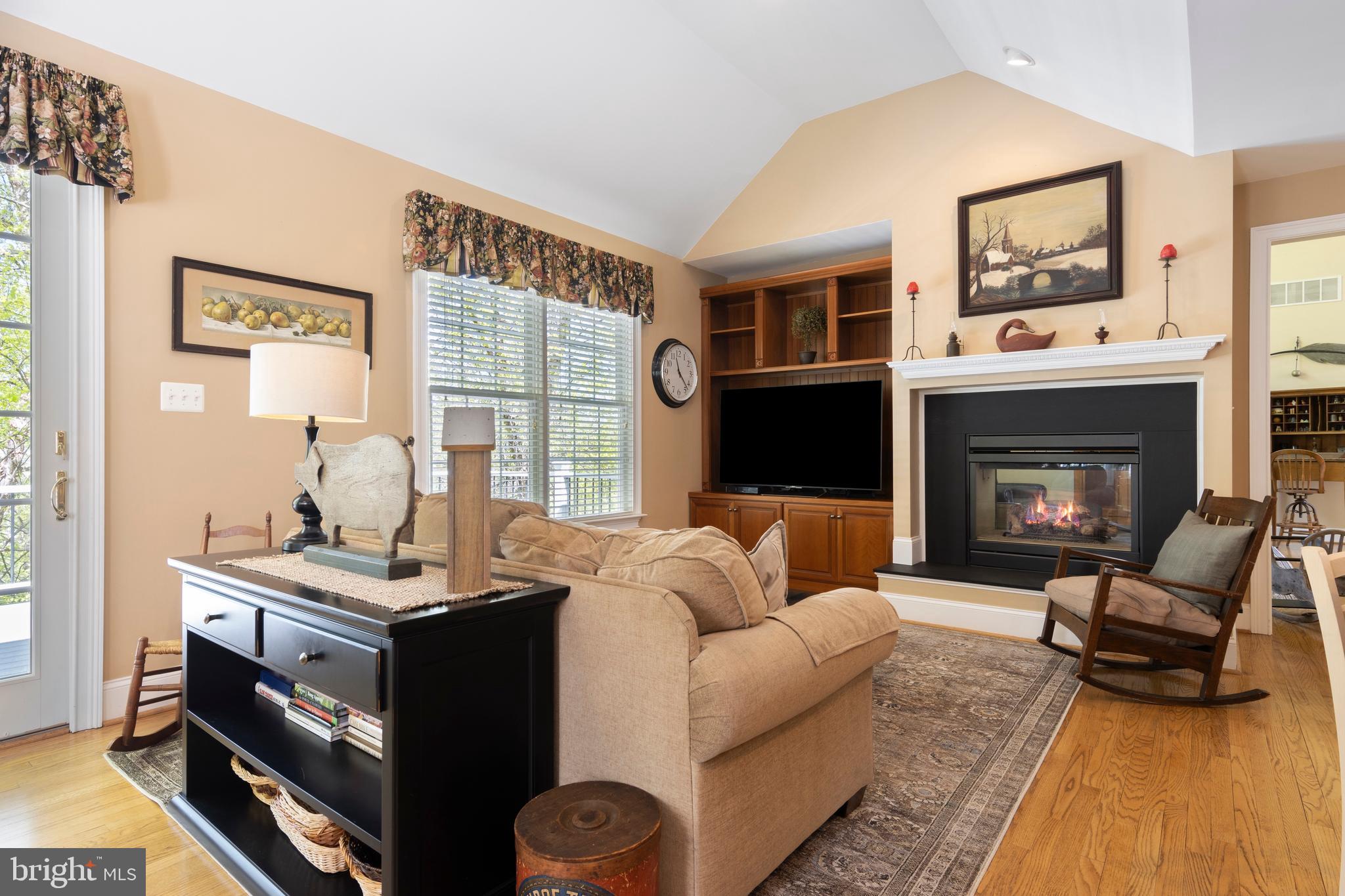 CHERRY CREEK - Residential