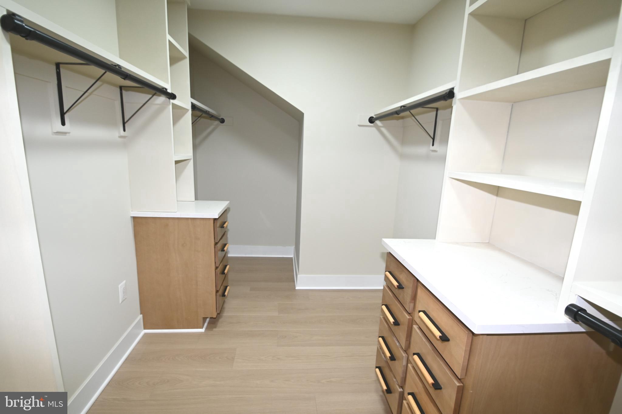 KENSINGTON - Residential