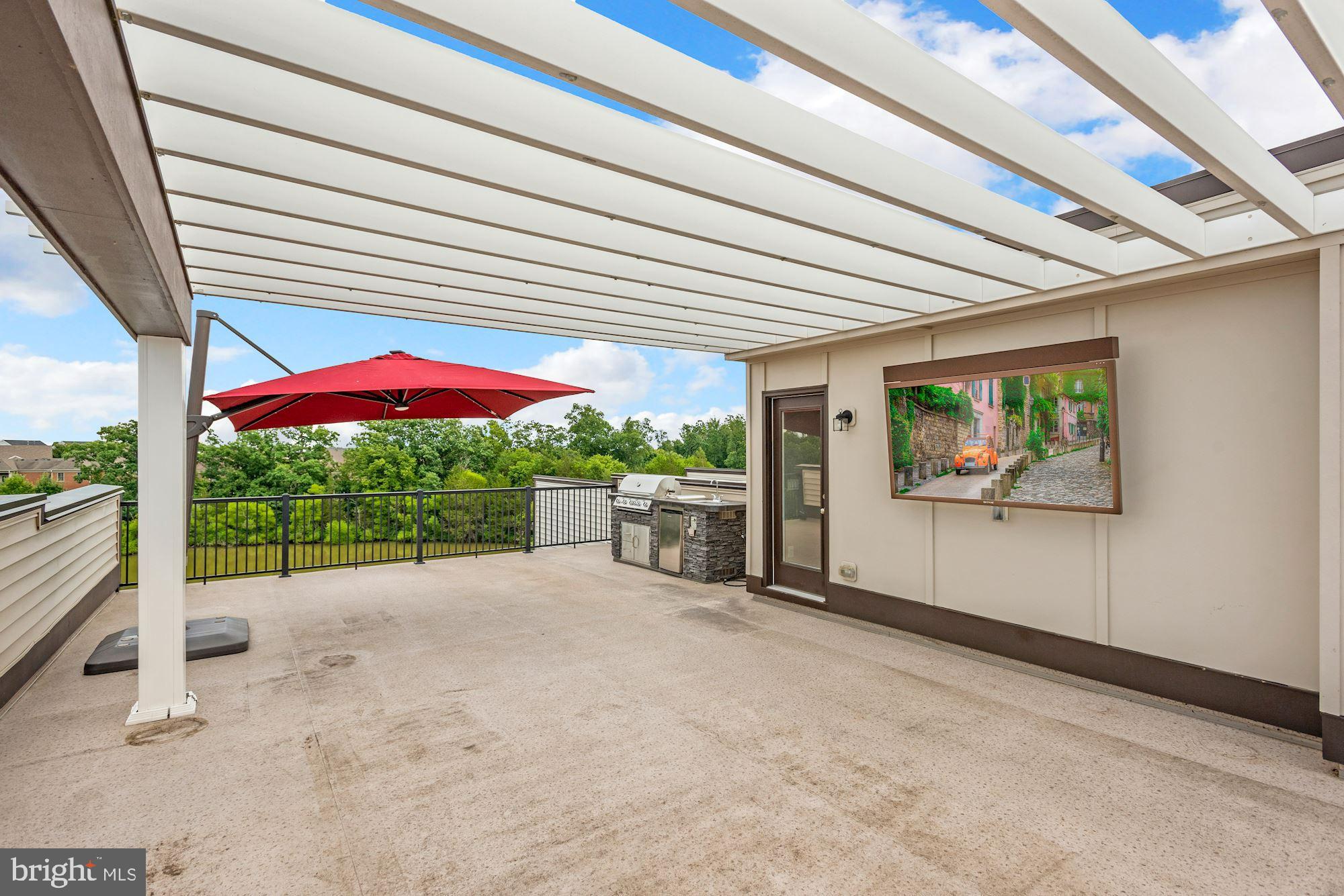 GARDEN DISTRICT AT BRAMBLETON TOWN CENTER - Residential