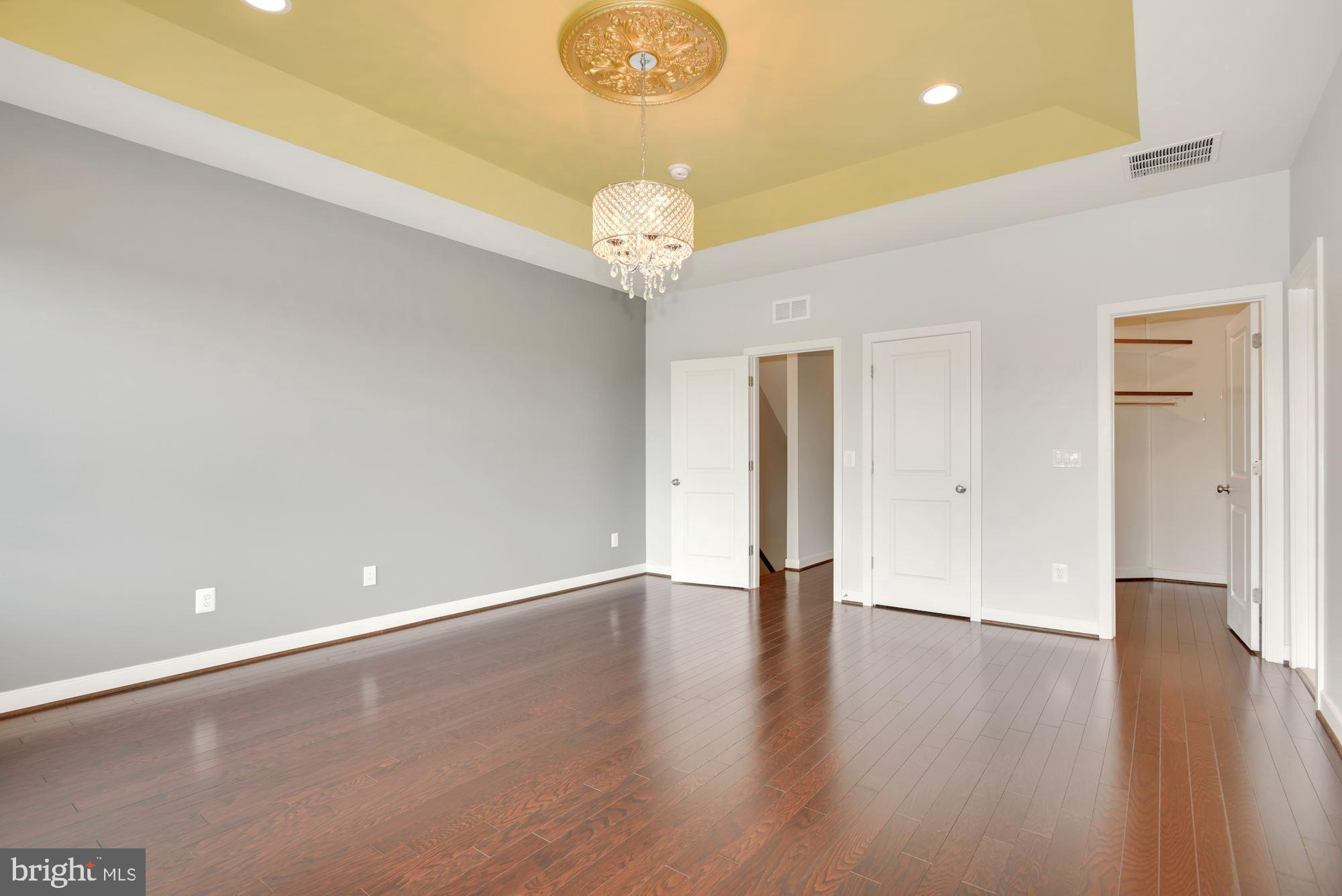 GARDEN DISTRICT AT BRAMBLETON TOWN CENTER - Residential