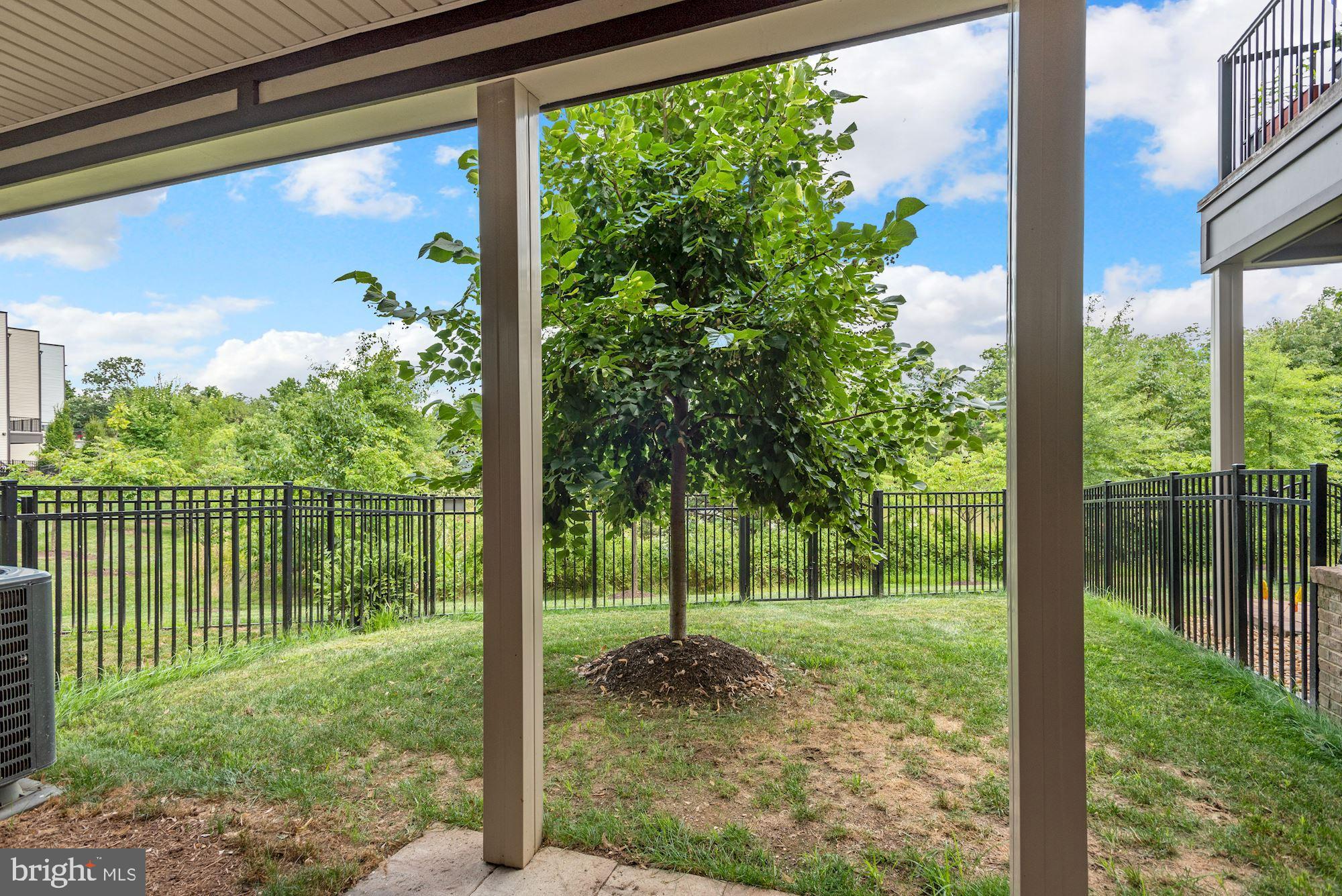 GARDEN DISTRICT AT BRAMBLETON TOWN CENTER - Residential