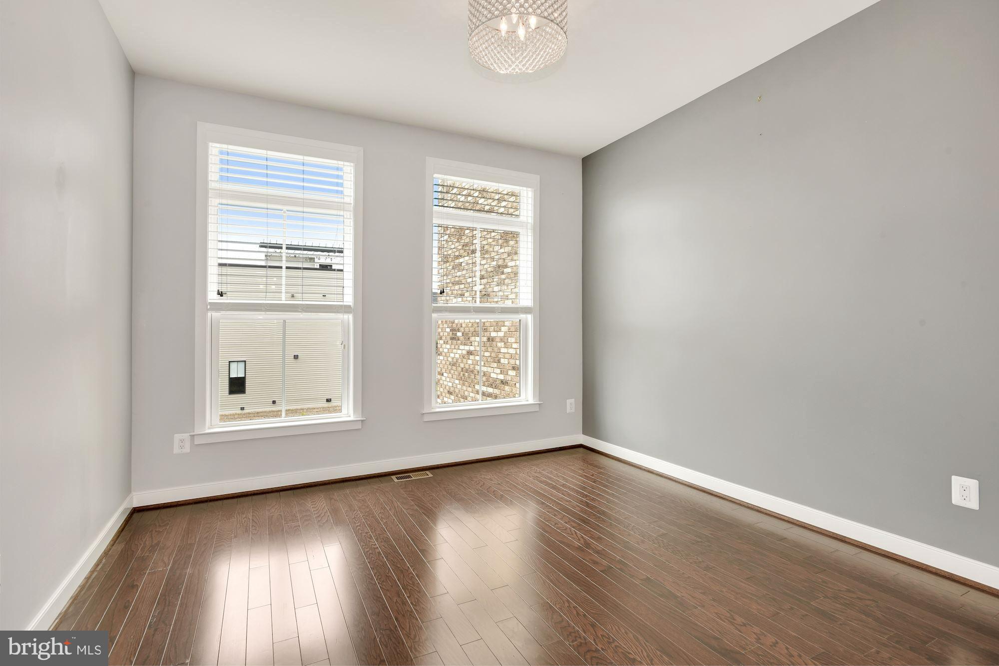 GARDEN DISTRICT AT BRAMBLETON TOWN CENTER - Residential