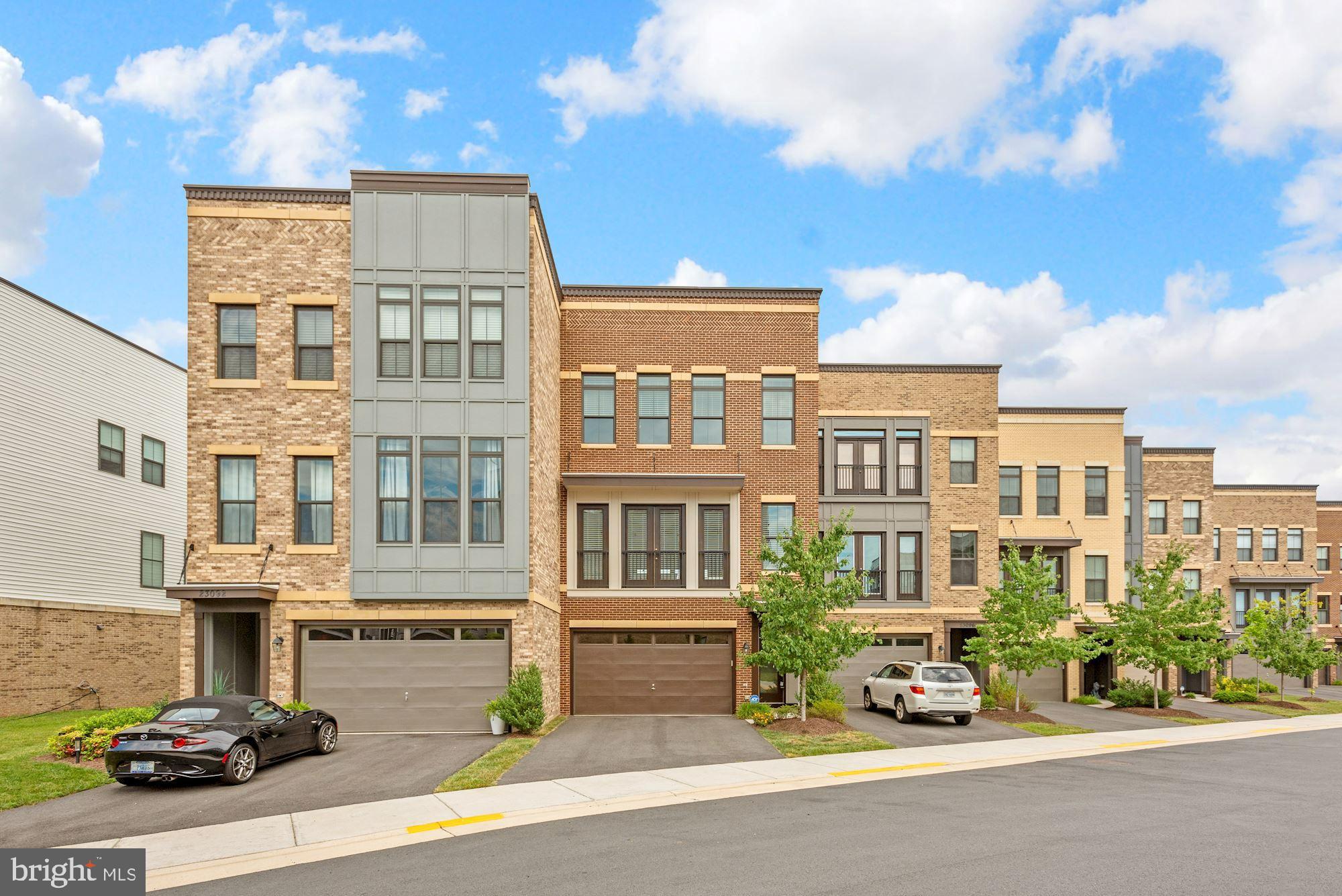 GARDEN DISTRICT AT BRAMBLETON TOWN CENTER - Residential