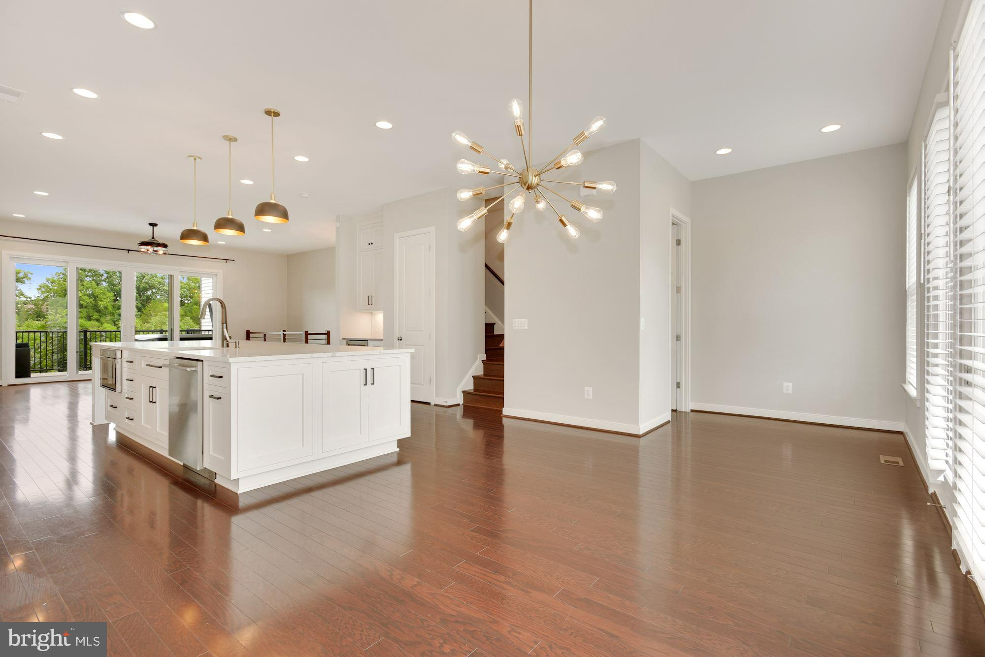 GARDEN DISTRICT AT BRAMBLETON TOWN CENTER - Residential
