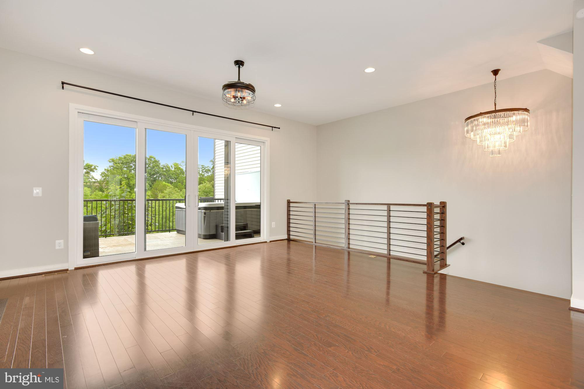 GARDEN DISTRICT AT BRAMBLETON TOWN CENTER - Residential