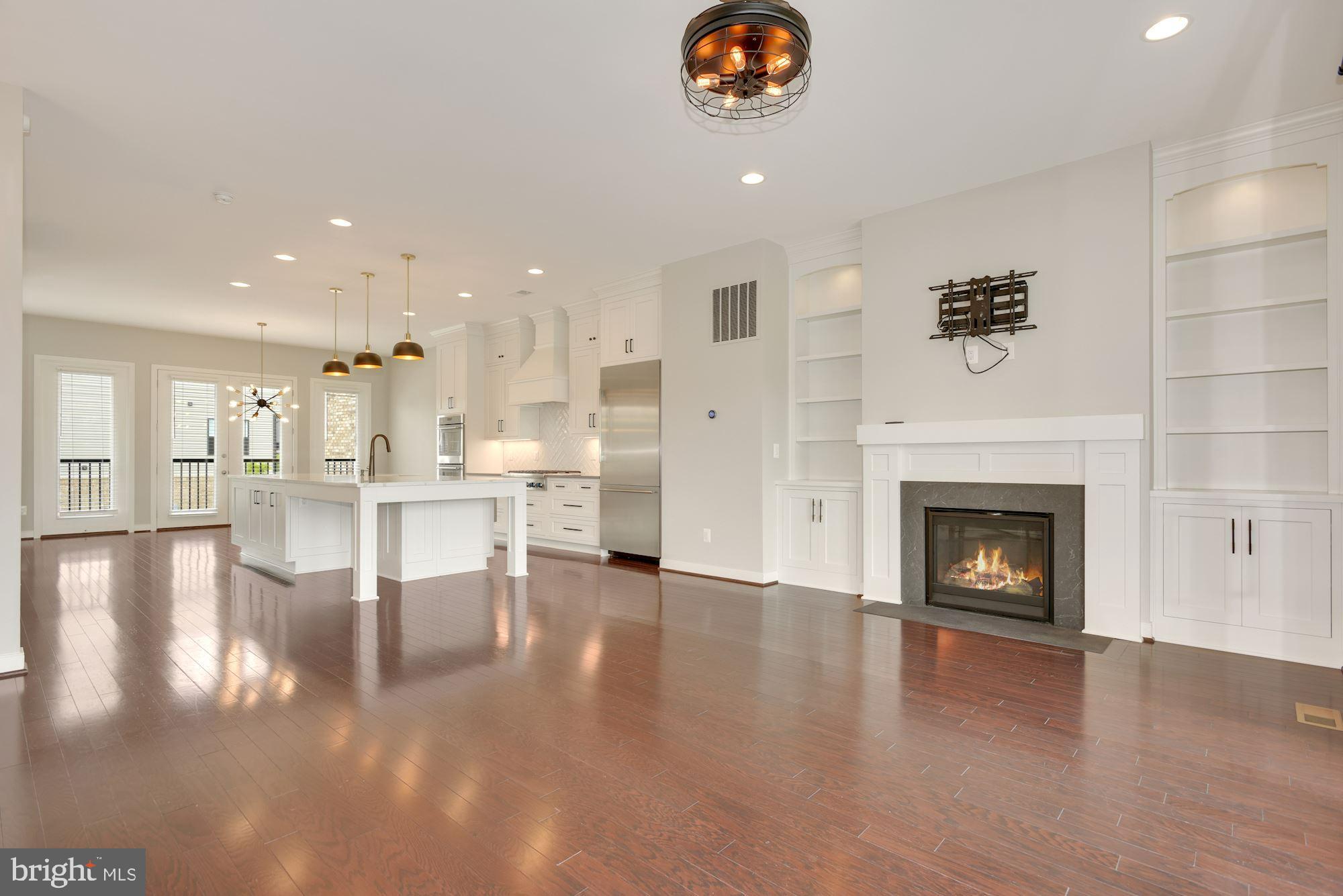 GARDEN DISTRICT AT BRAMBLETON TOWN CENTER - Residential