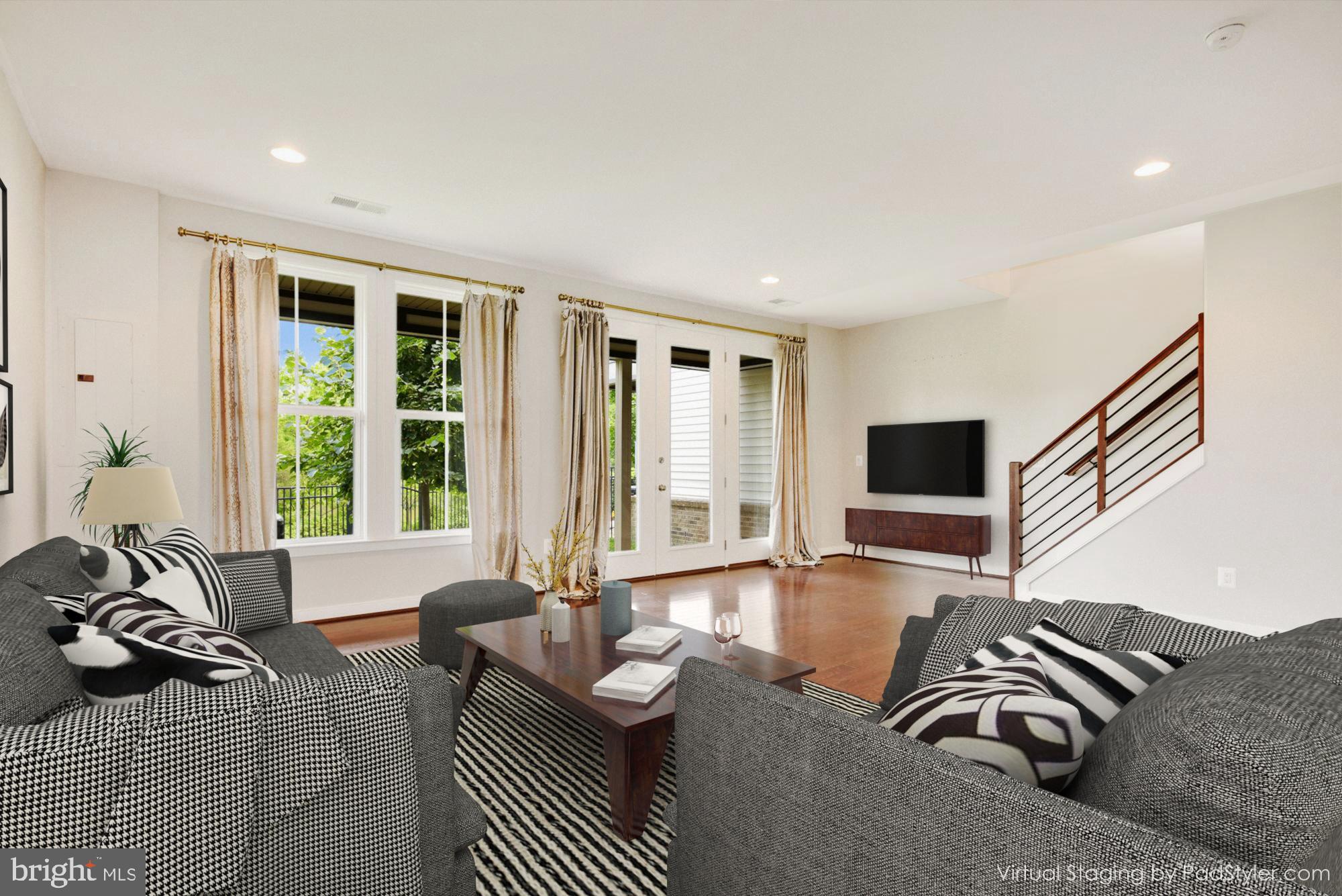 GARDEN DISTRICT AT BRAMBLETON TOWN CENTER - Residential