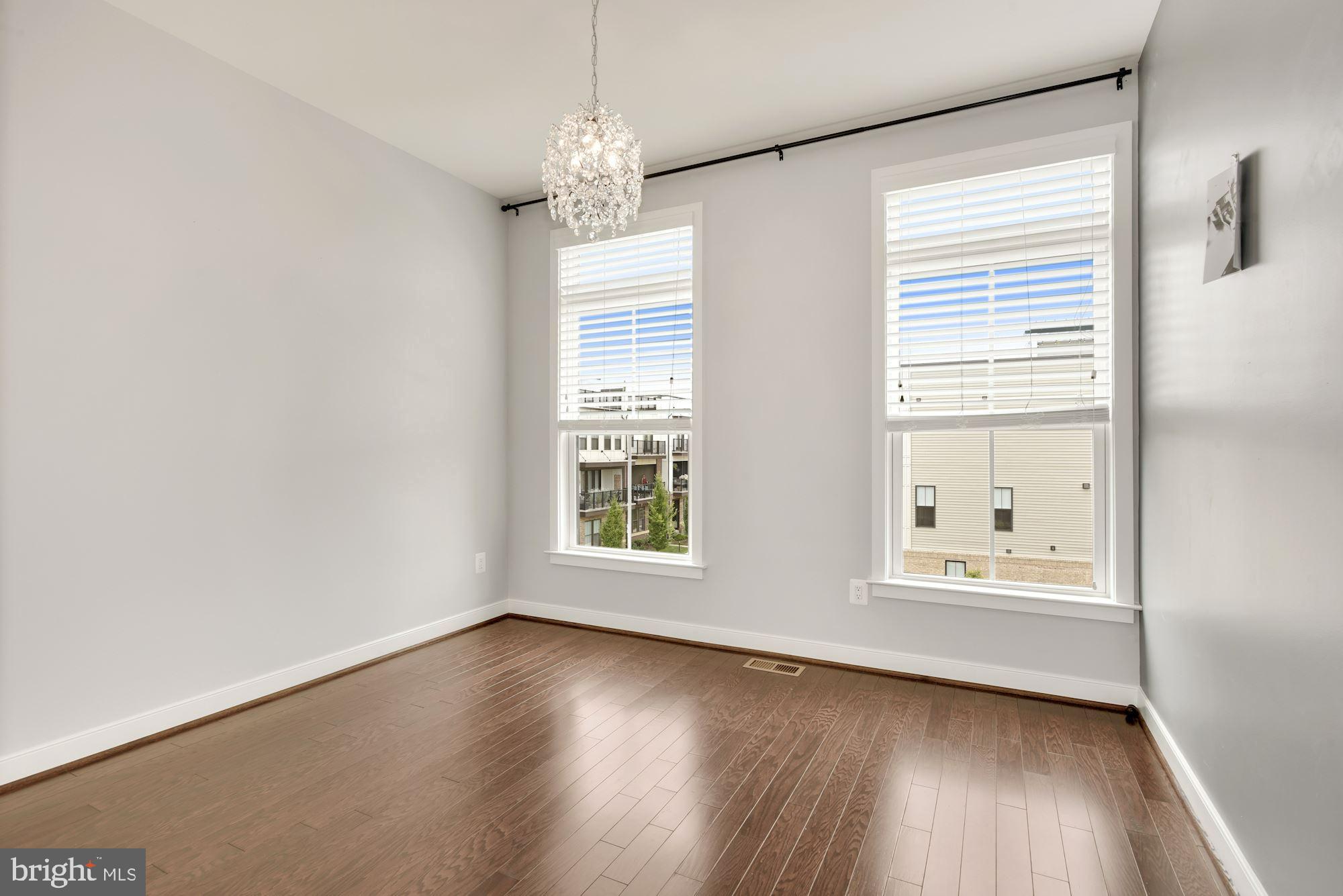 GARDEN DISTRICT AT BRAMBLETON TOWN CENTER - Residential