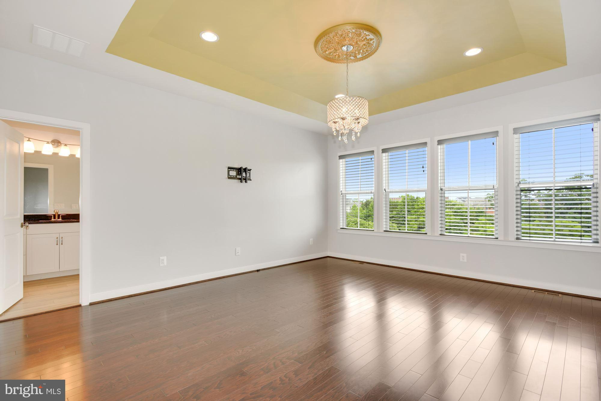 GARDEN DISTRICT AT BRAMBLETON TOWN CENTER - Residential