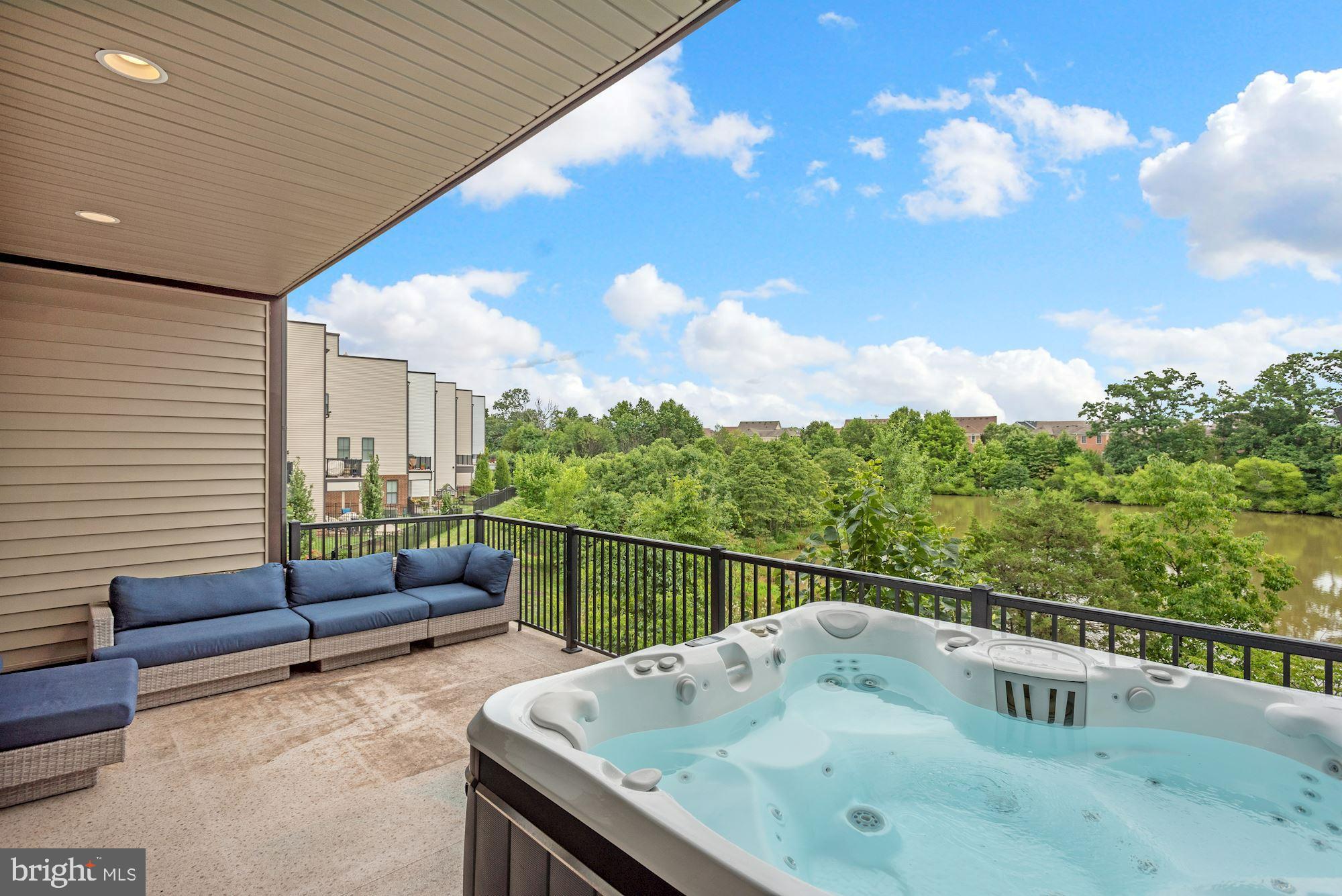 GARDEN DISTRICT AT BRAMBLETON TOWN CENTER - Residential